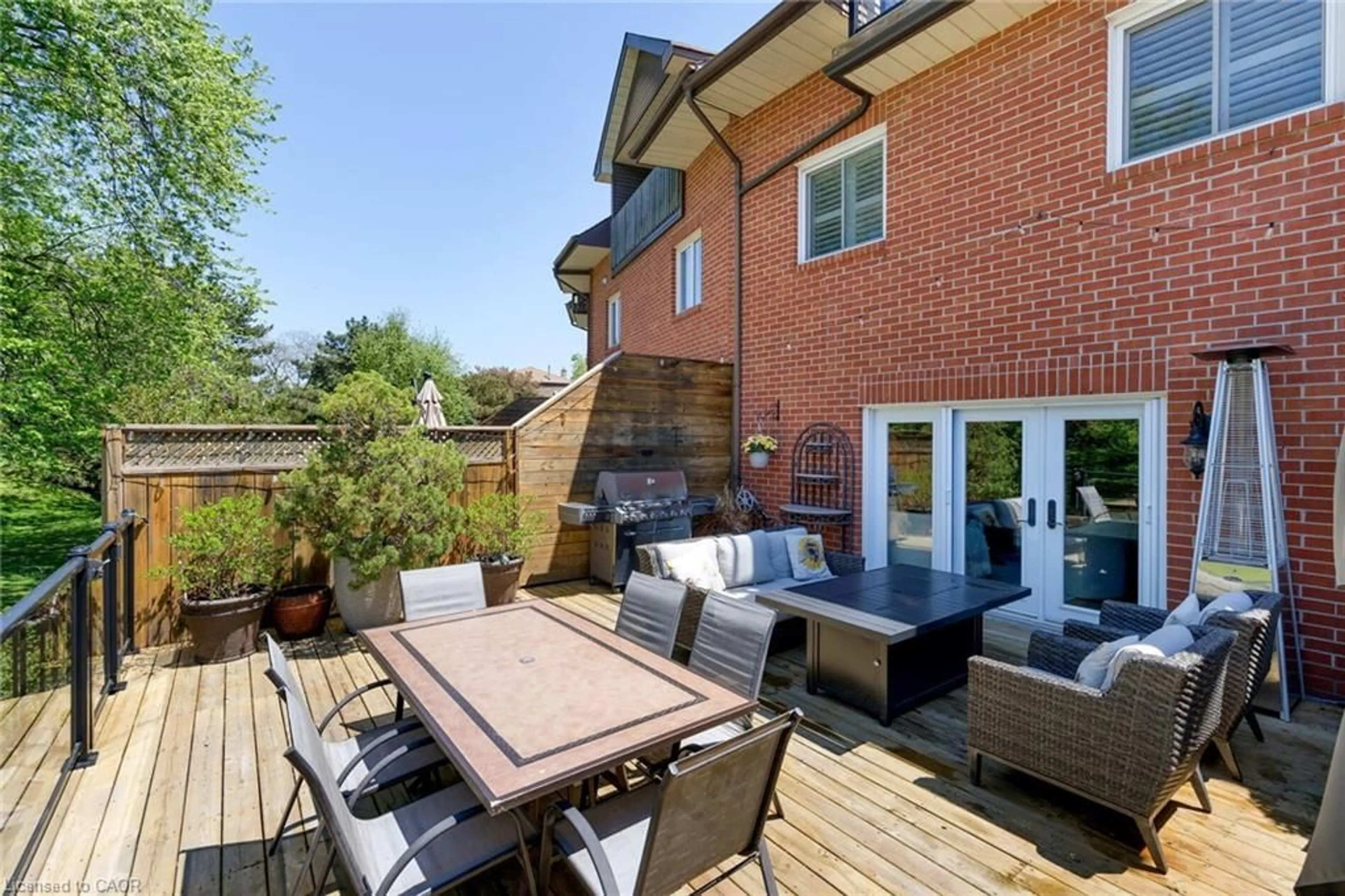 Patio, street for 68 Tradewind Dr, Oakville Ontario L6L 6K8