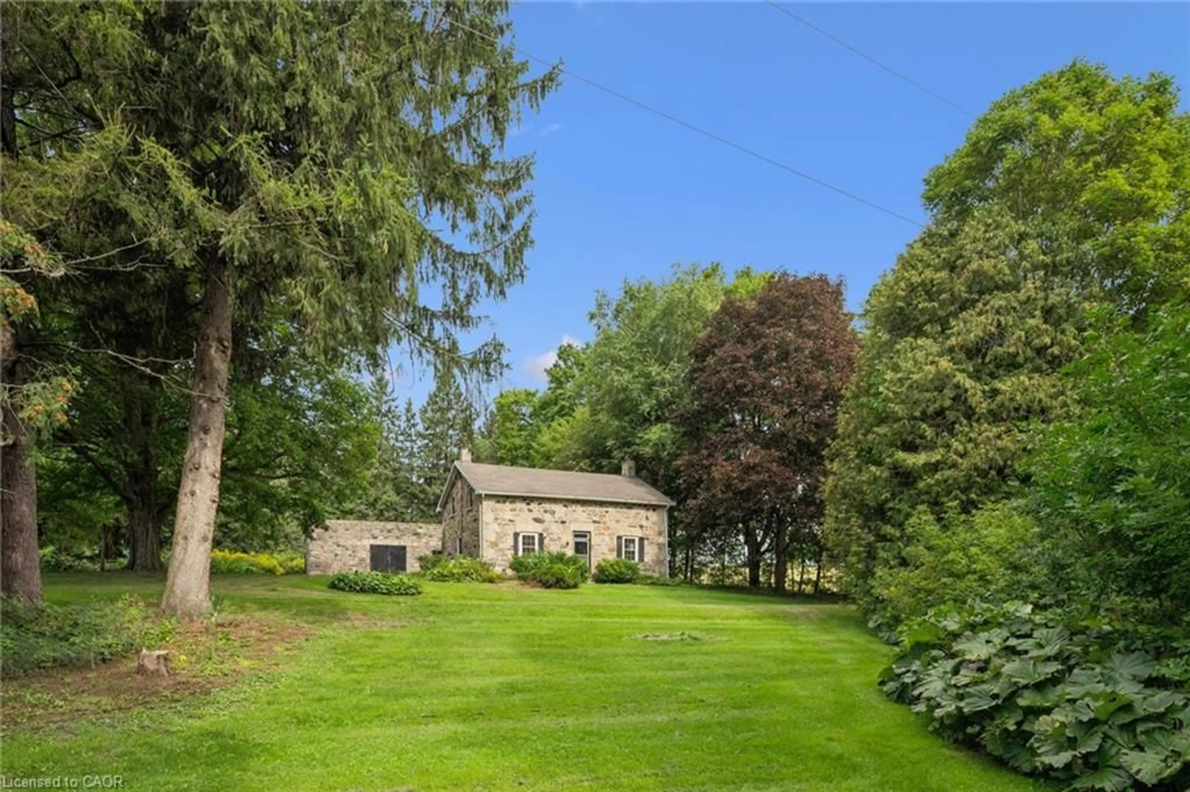 A pic from outside/outdoor area/front of a property/back of a property/a pic from drone, unknown for 5512 Township Rd 3, Guelph/Eramosa Ontario N0B 2M0