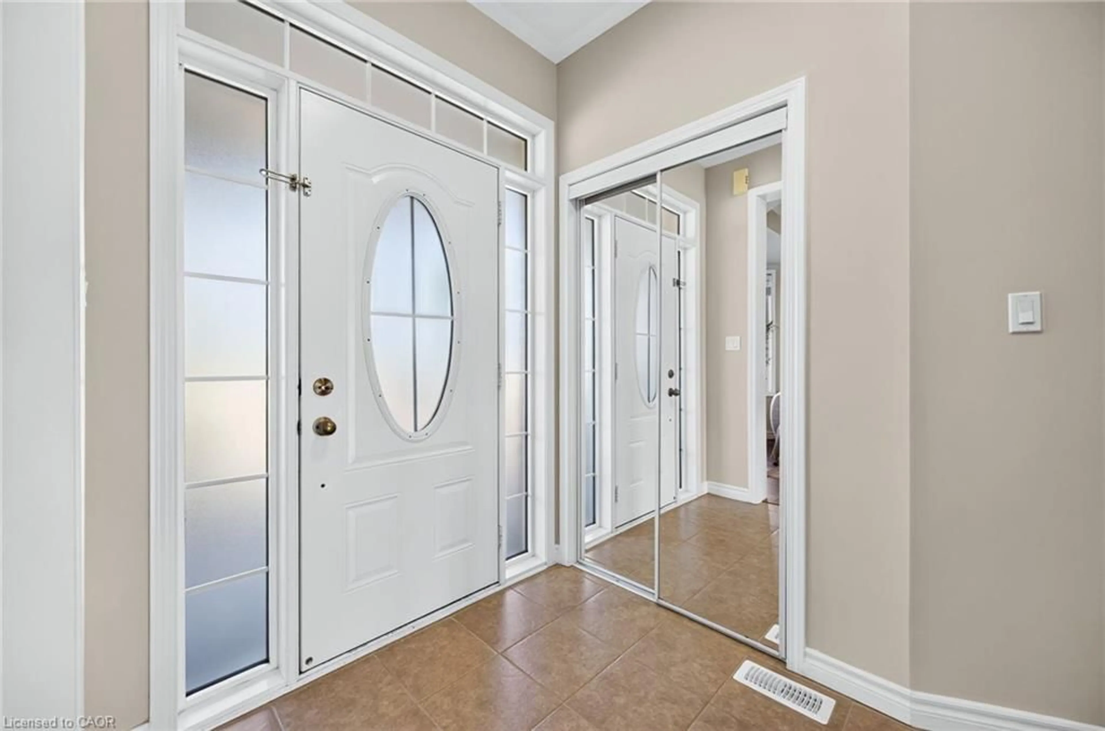 Indoor entryway for 94 Baldwin Dr, Cambridge Ontario N3C 0B4