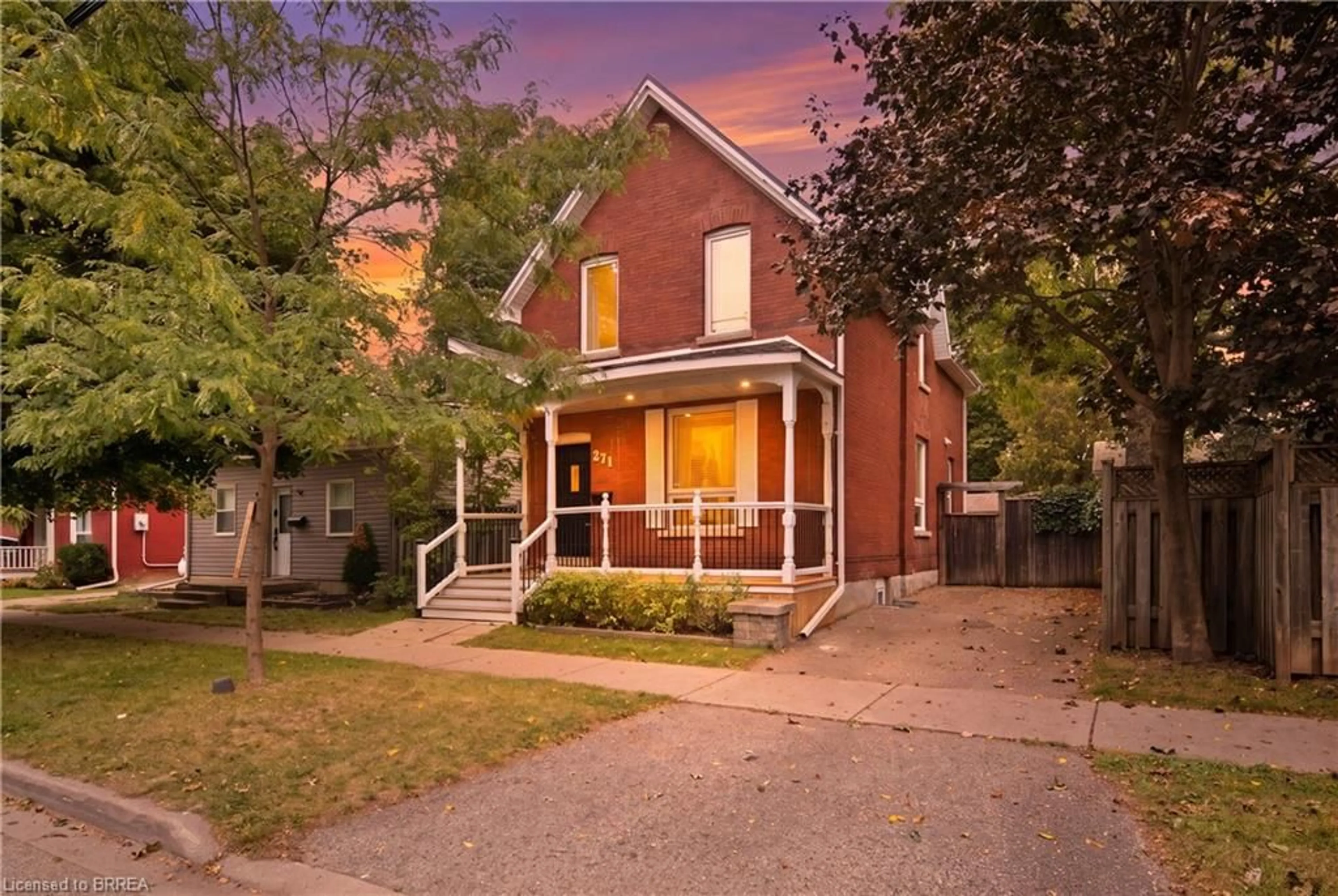 Home with brick exterior material, street for 271 Park Ave, Brantford Ontario N3S 5K8