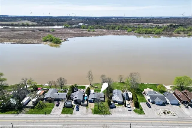 111 Haldimand Rd 17, Dunnville 2