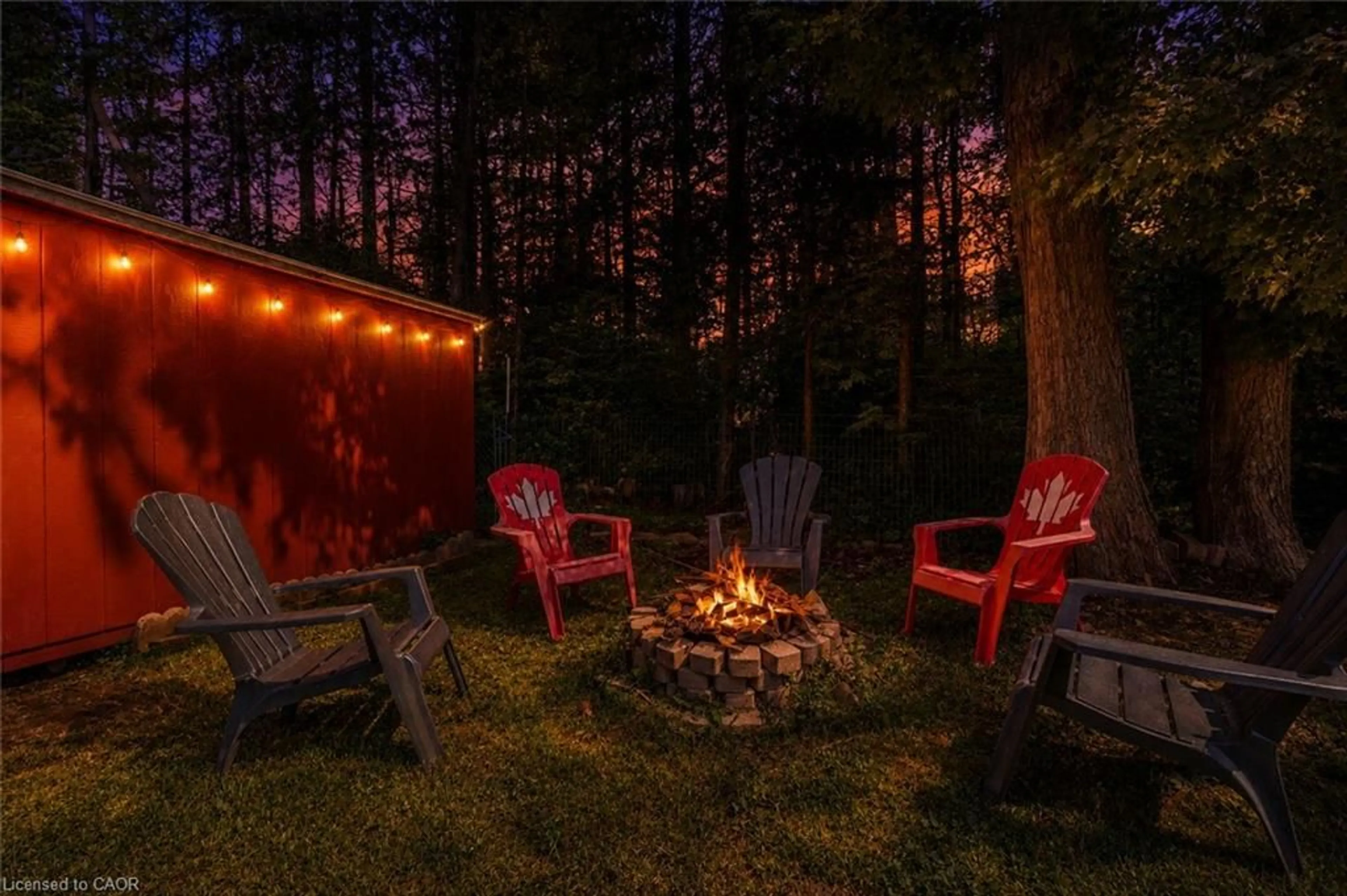 Patio, forest/trees view for 140 Arrowhead Cres, Kitchener Ontario N2P 1B9