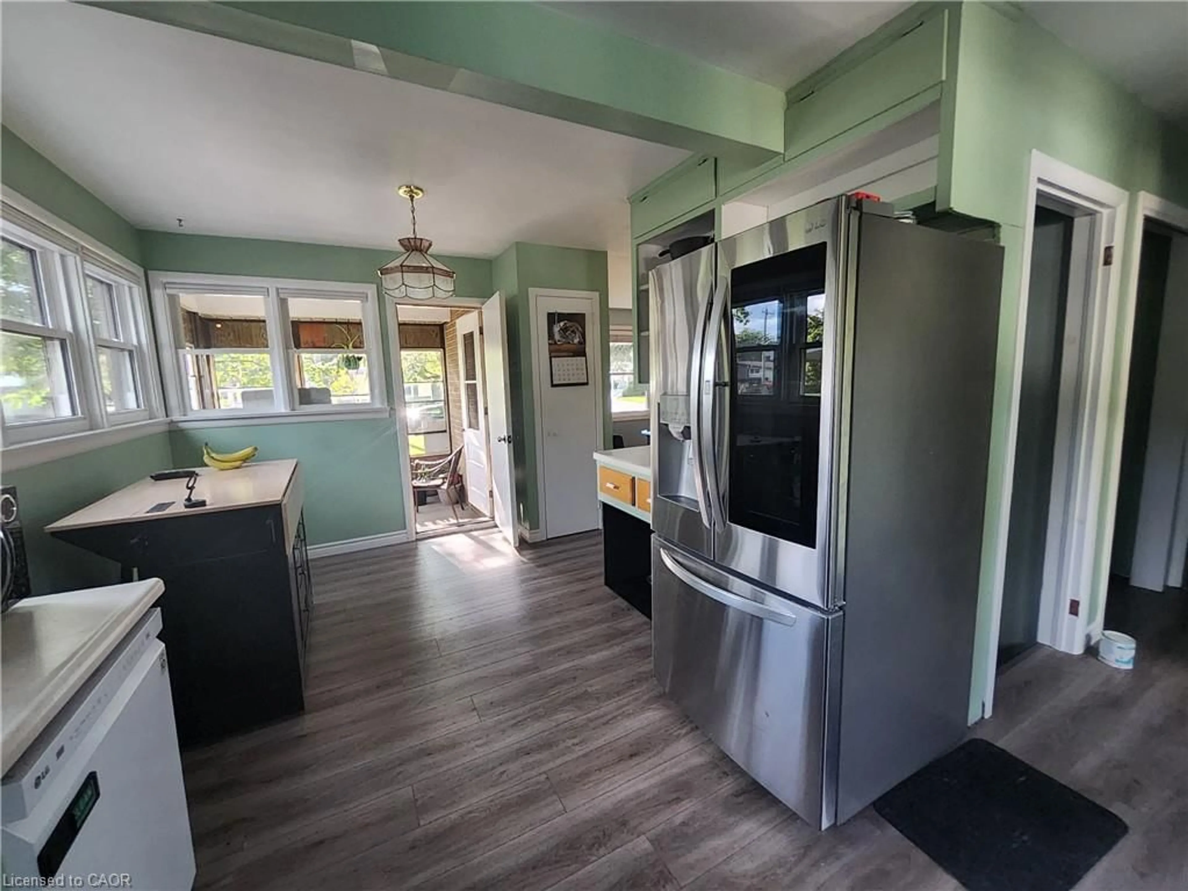 Open concept kitchen, unknown for 33 Lee Ave, Simcoe Ontario N3Y 3K3