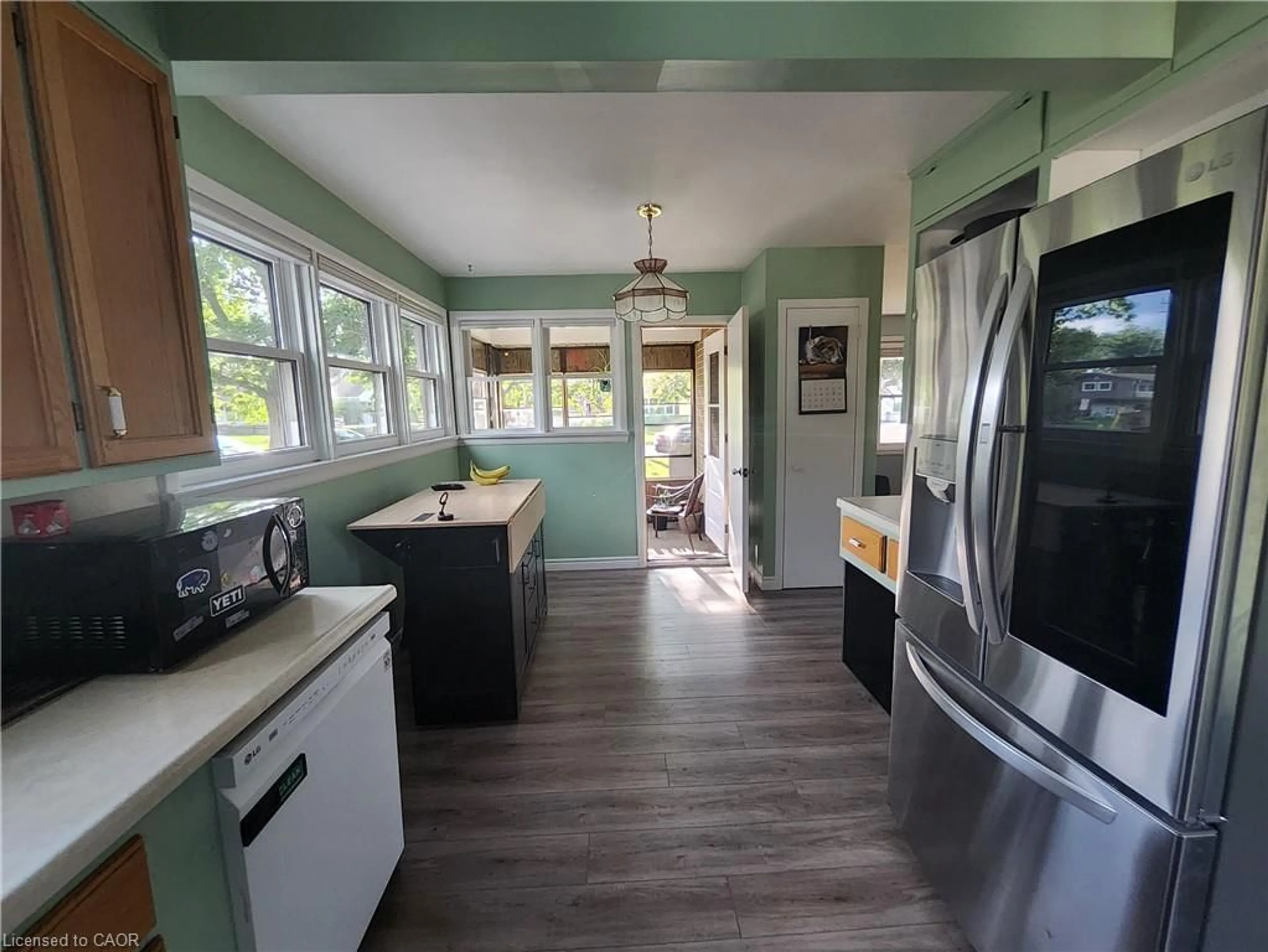 Open concept kitchen, unknown for 33 Lee Ave, Simcoe Ontario N3Y 3K3