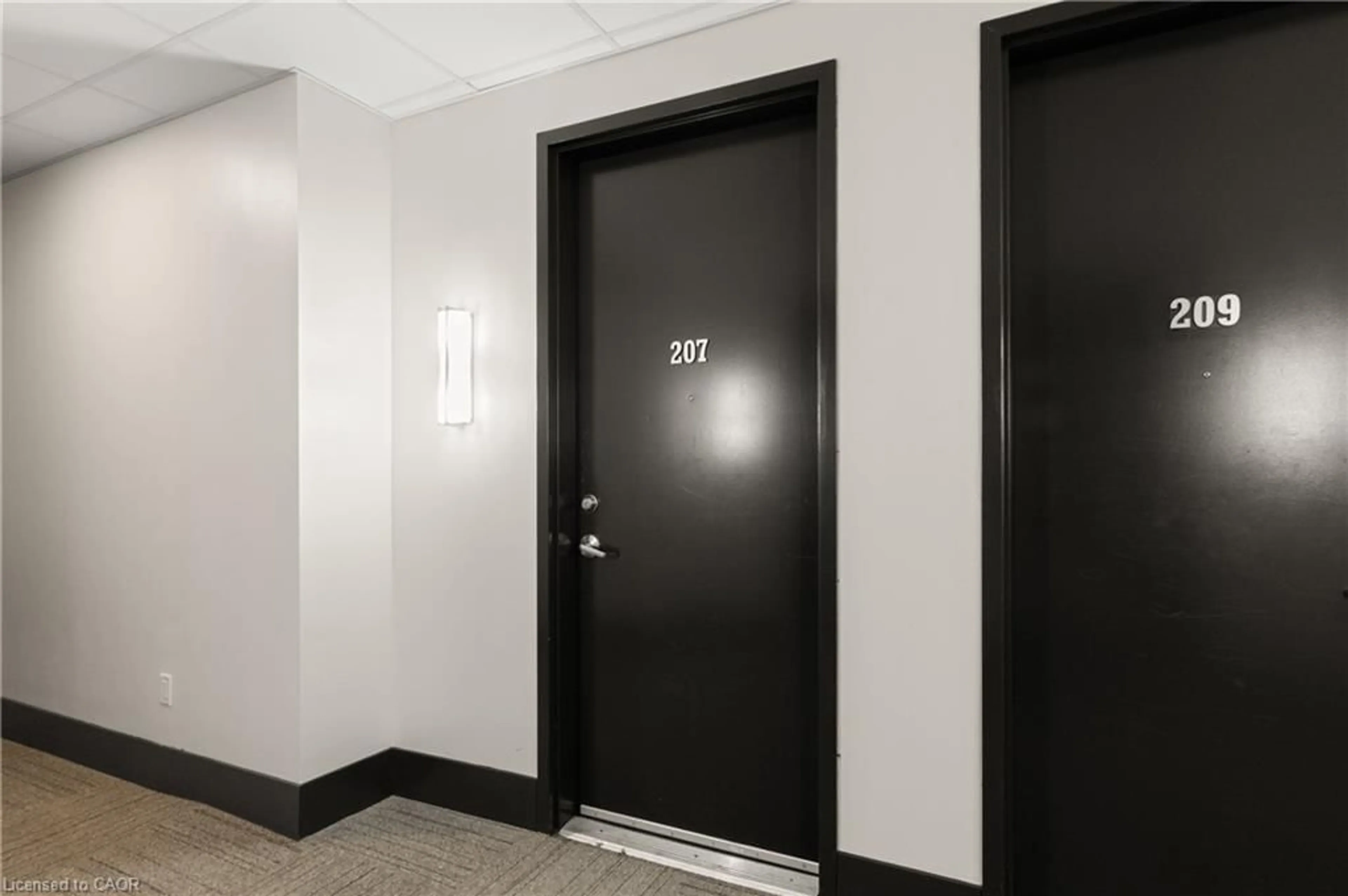 Indoor foyer for 85 Morrell St #207, Building A, Brantford Ontario N3T 4J6