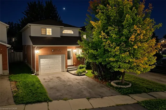237 Grey Fox Dr, Kitchener 2