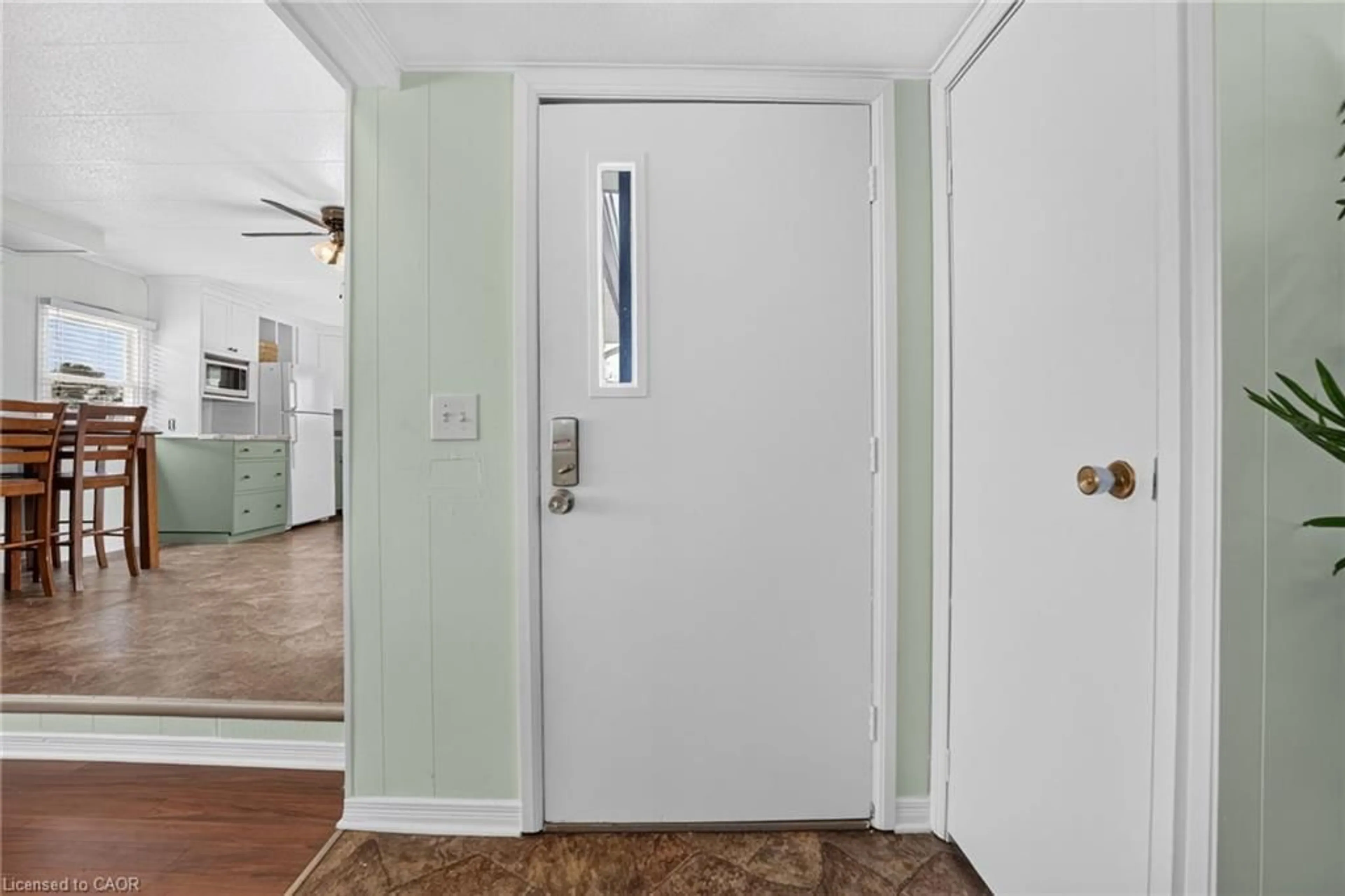 Indoor entryway for 4588 Martha Lane, Beamsville Ontario L0R 1B1