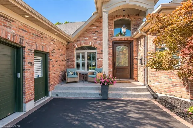 504 Pleasant Bay Crt, Waterloo 2