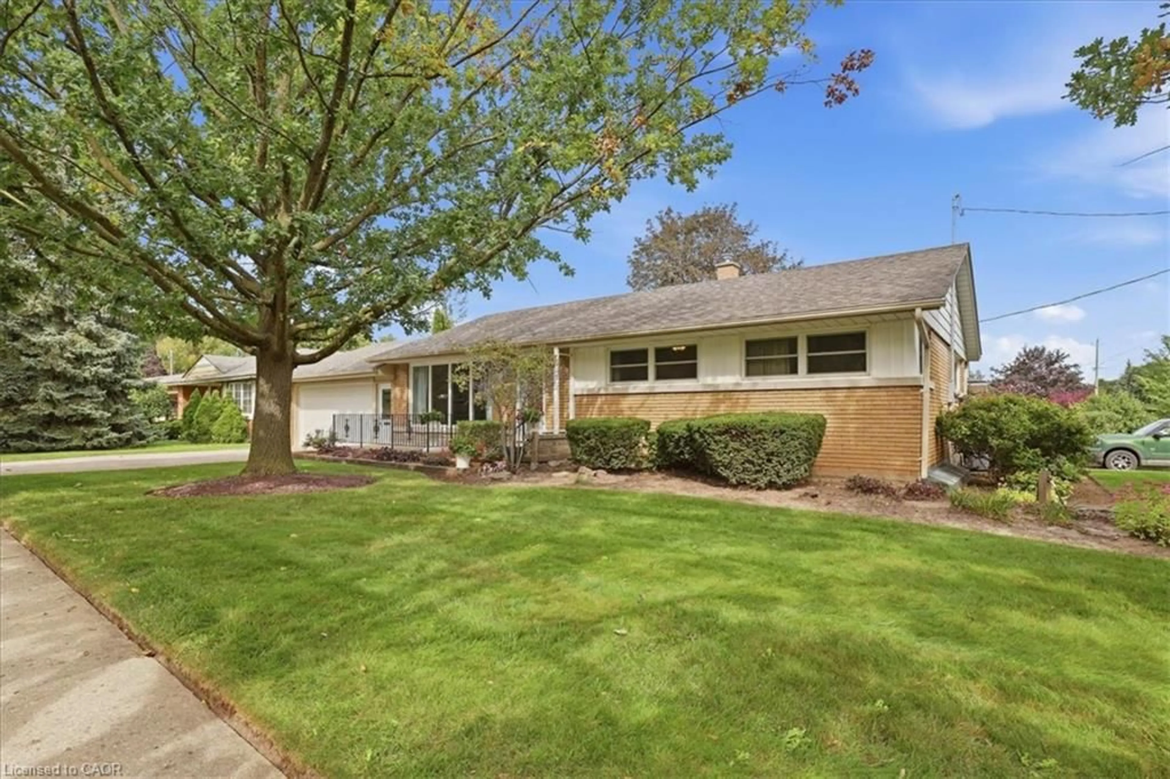 Home with vinyl exterior material, street for 1054 Union St, Kitchener Ontario N2H 6J7