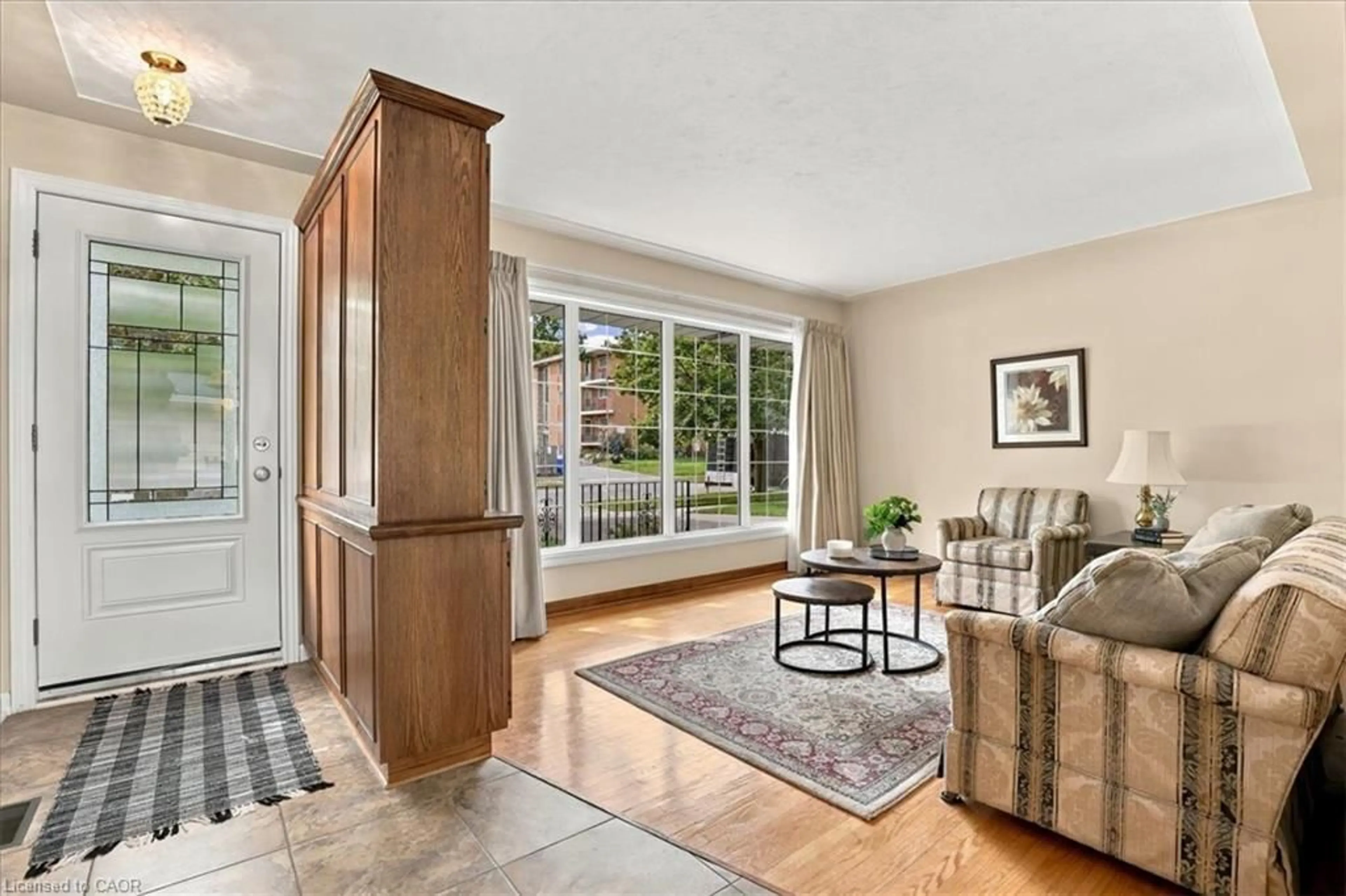 Indoor entryway for 1054 Union St, Kitchener Ontario N2H 6J7