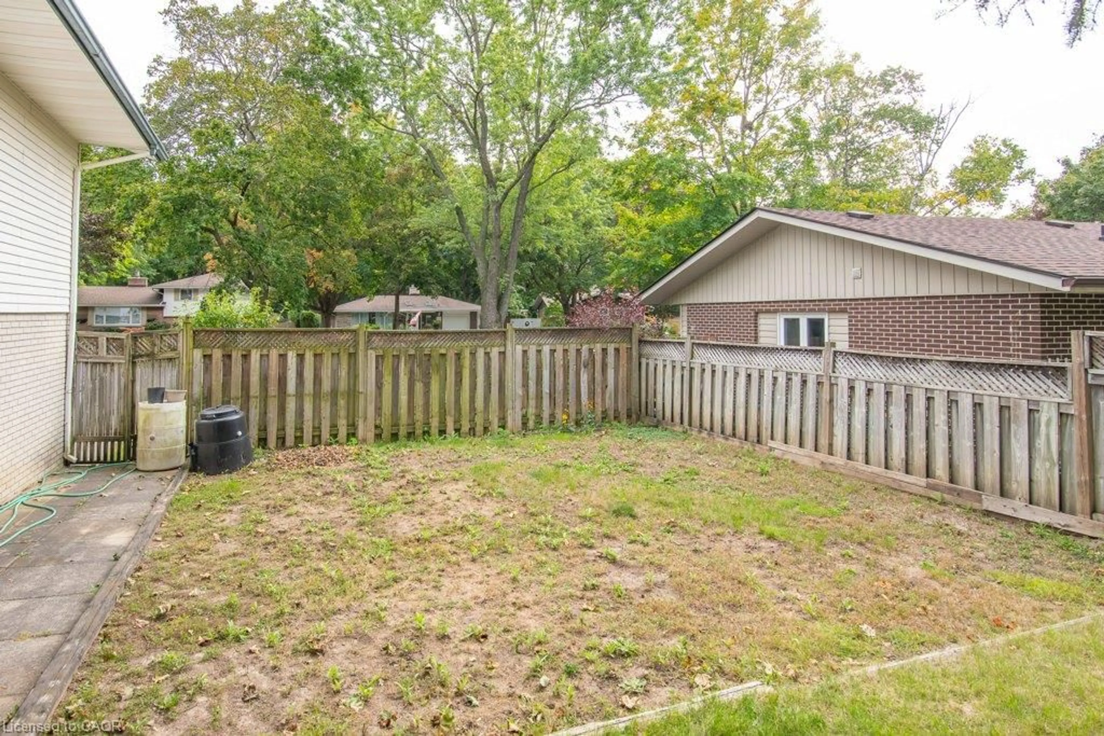 Patio, unknown for 132 Forest Hill Dr, Kitchener Ontario N2M 4G3