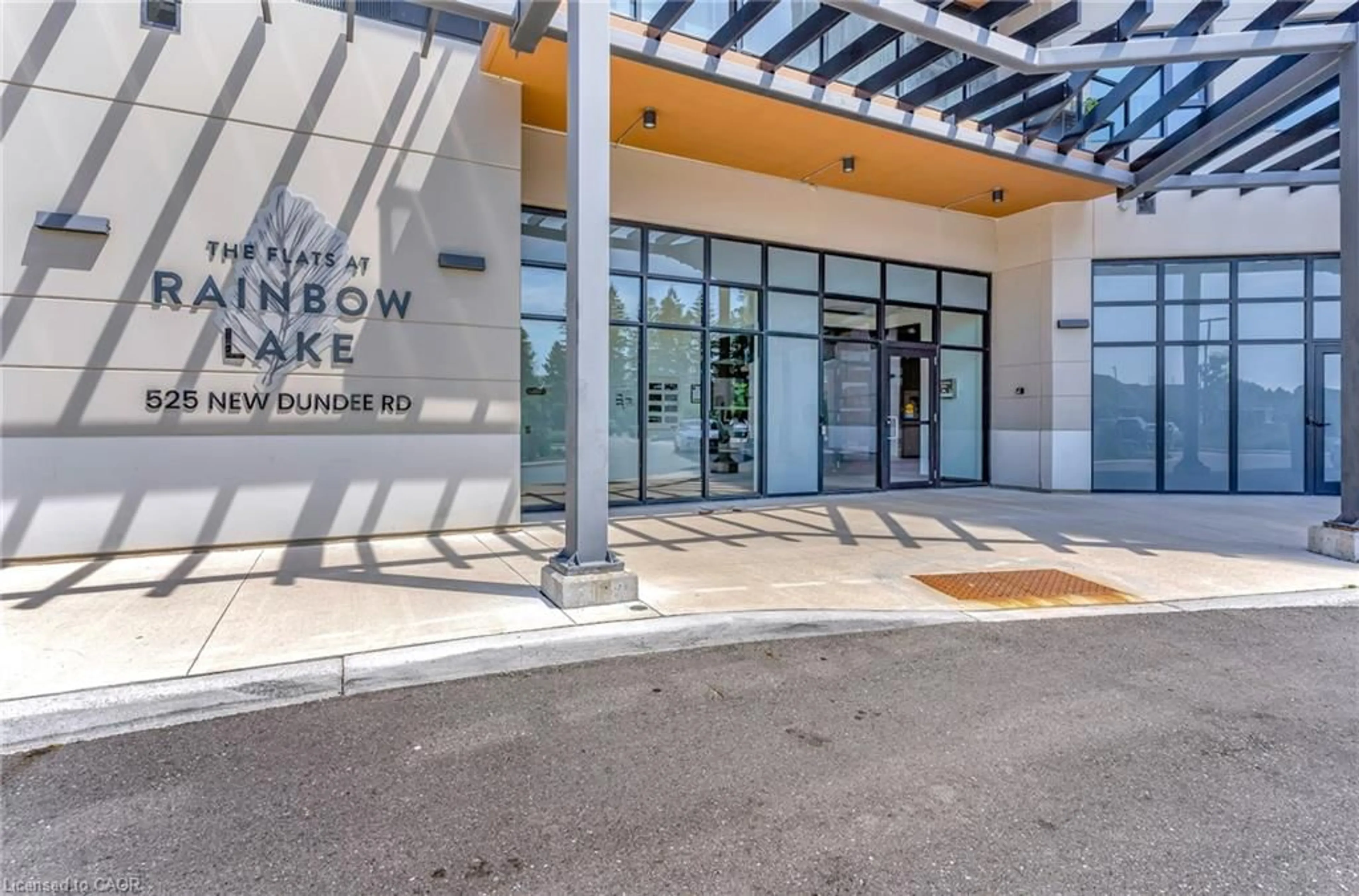 Indoor foyer for 525 New Dundee Rd #509, Kitchener Ontario N2P 2L1