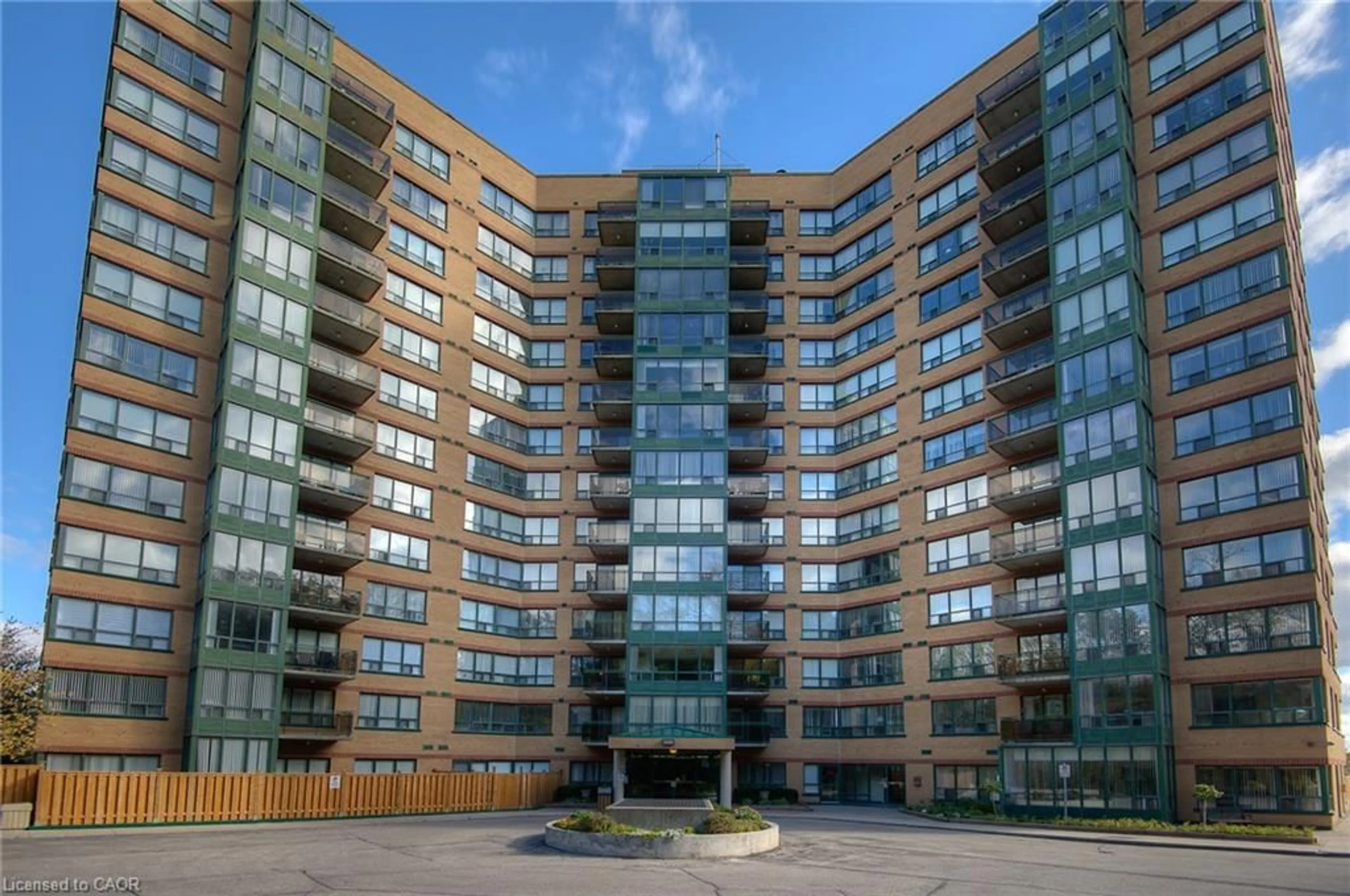 Unknown for 237 King St #102, Cambridge Ontario N3H 5L2