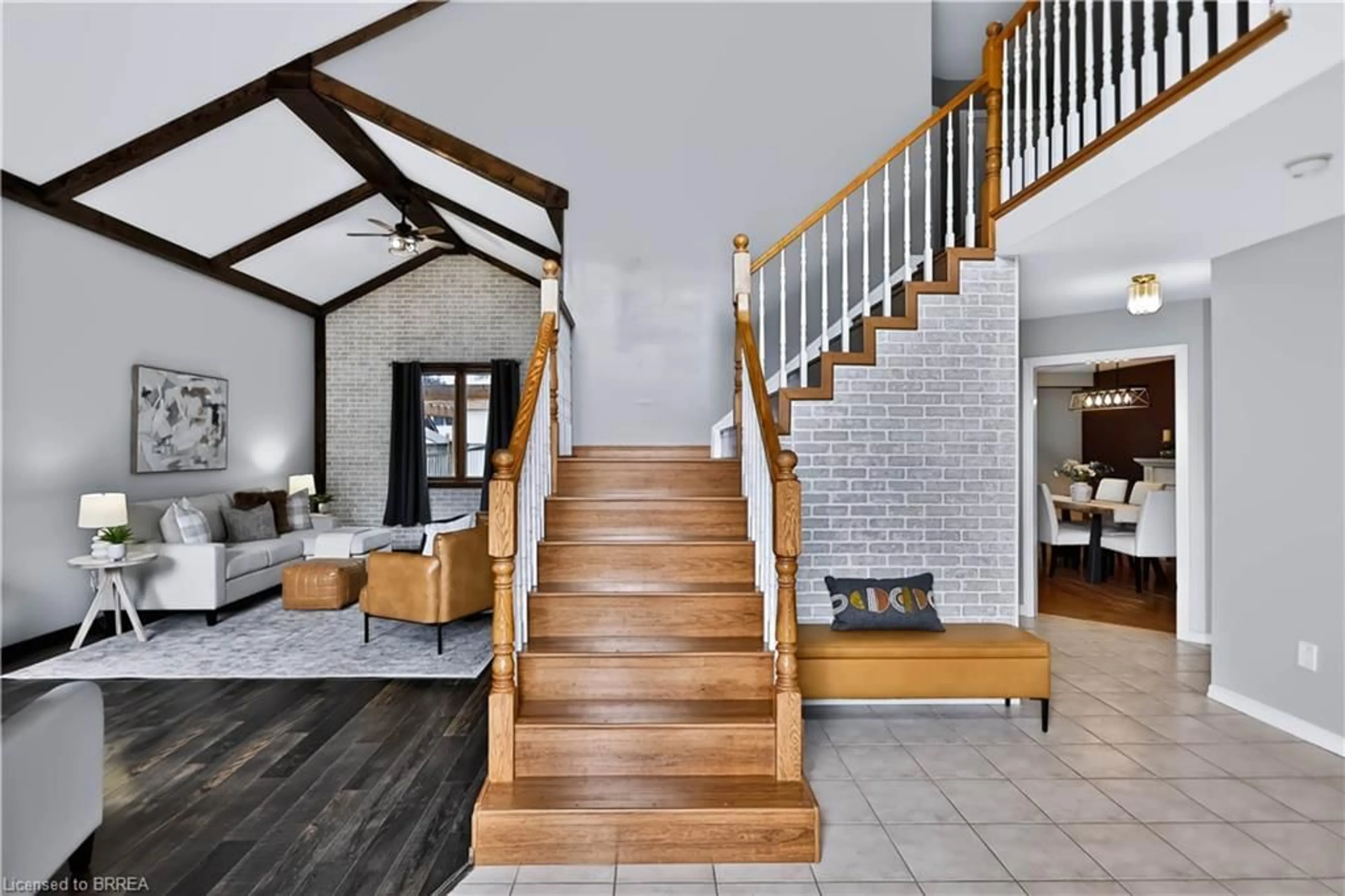 Indoor foyer for 19 Hyslop Dr, Caledonia Ontario N3W 2L2