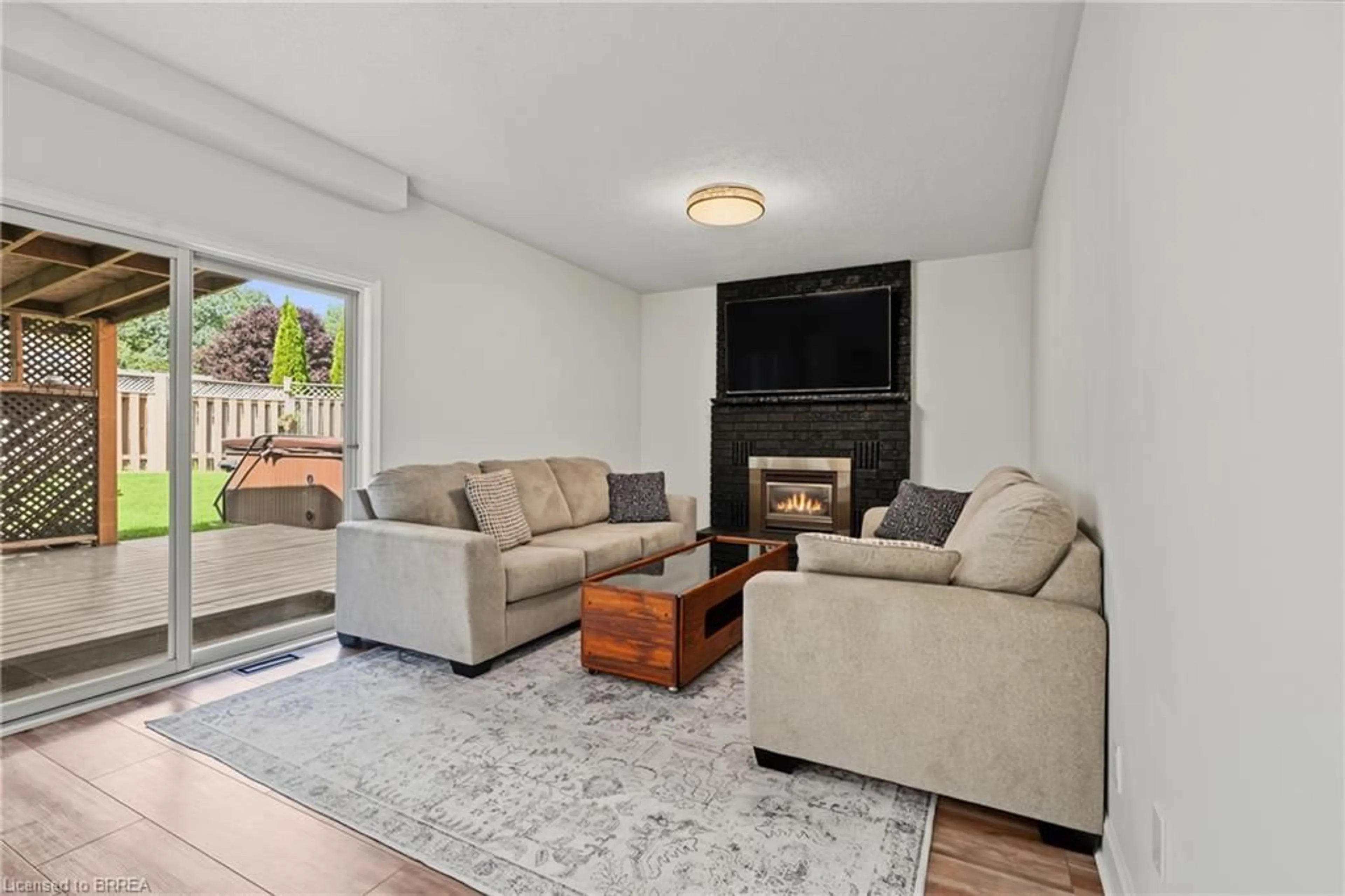 Living room with furniture, unknown for 141 Race St, Paris Ontario N3L 3X2