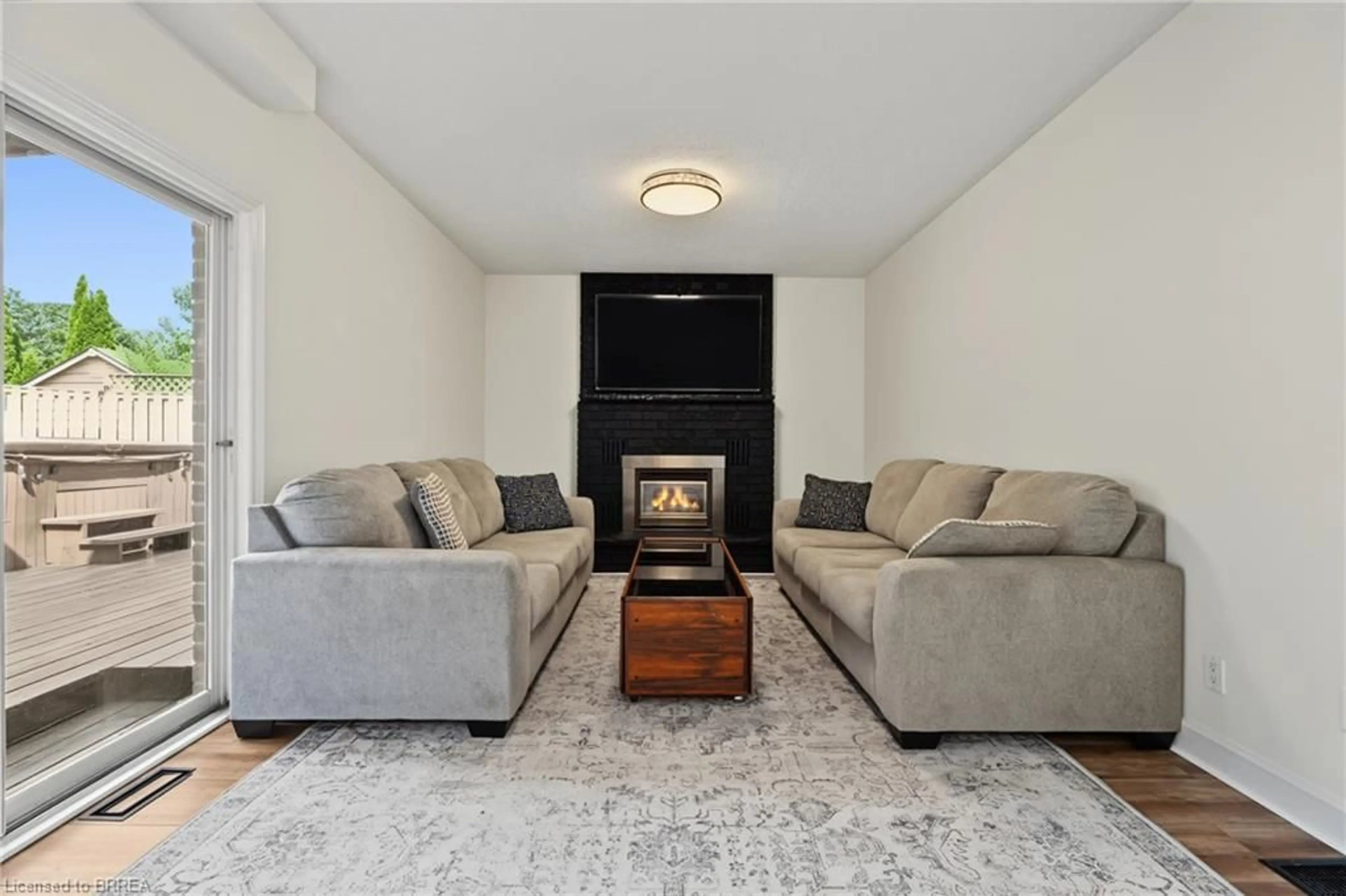 Living room with furniture, unknown for 141 Race St, Paris Ontario N3L 3X2