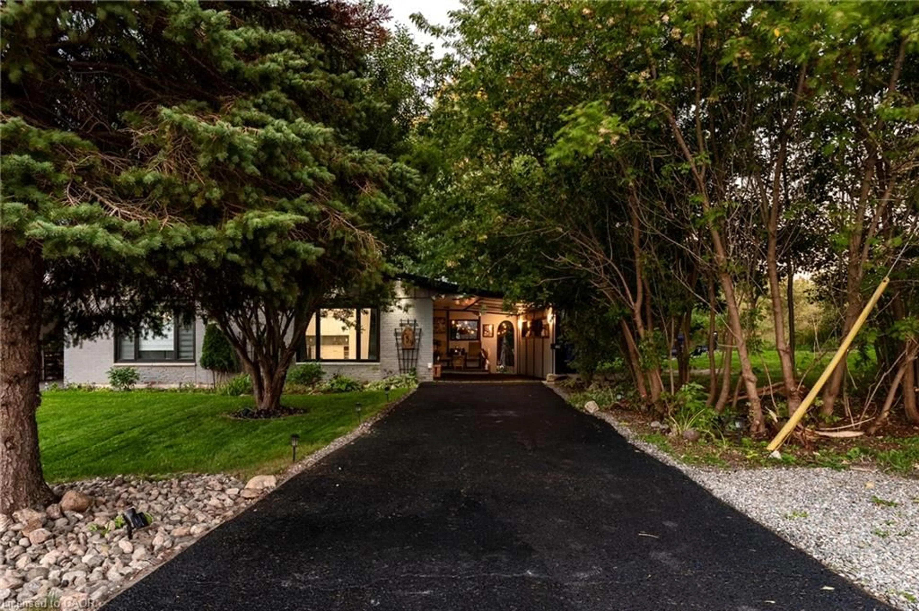 Patio, street for 139 Town Line, Orangeville Ontario L9W 1V9