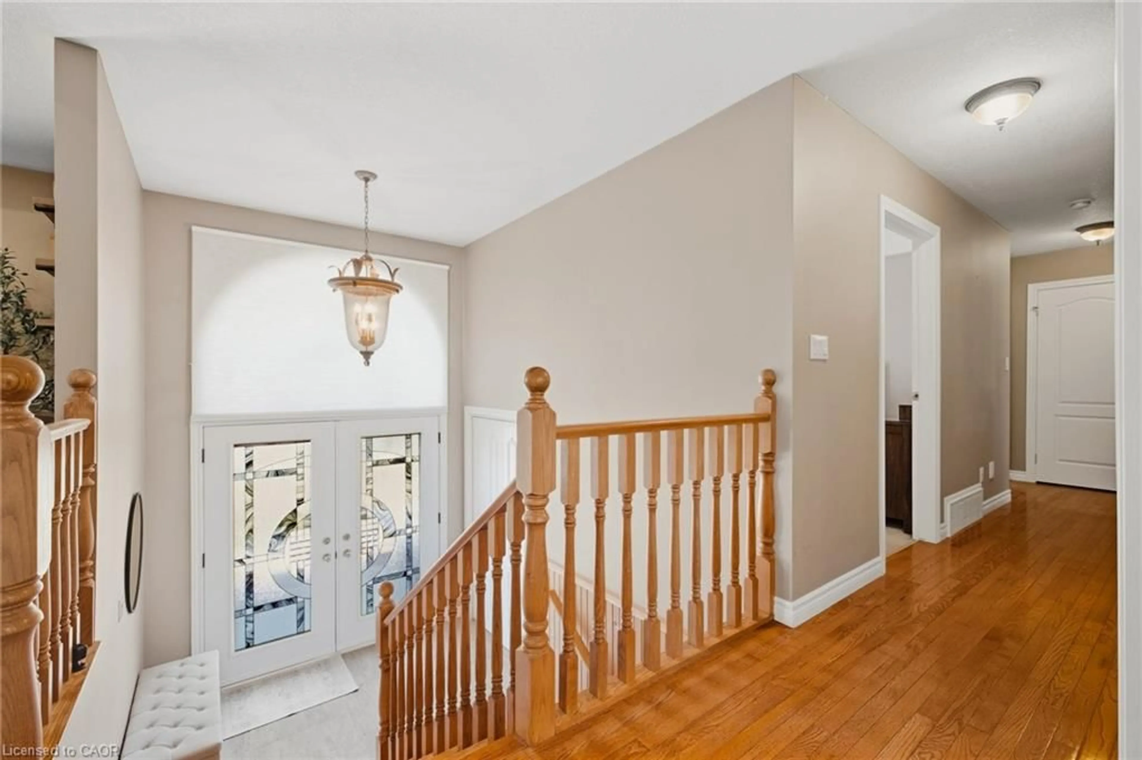 Indoor foyer for 59 Regency Dr, Clifford Ontario N0G 1M0