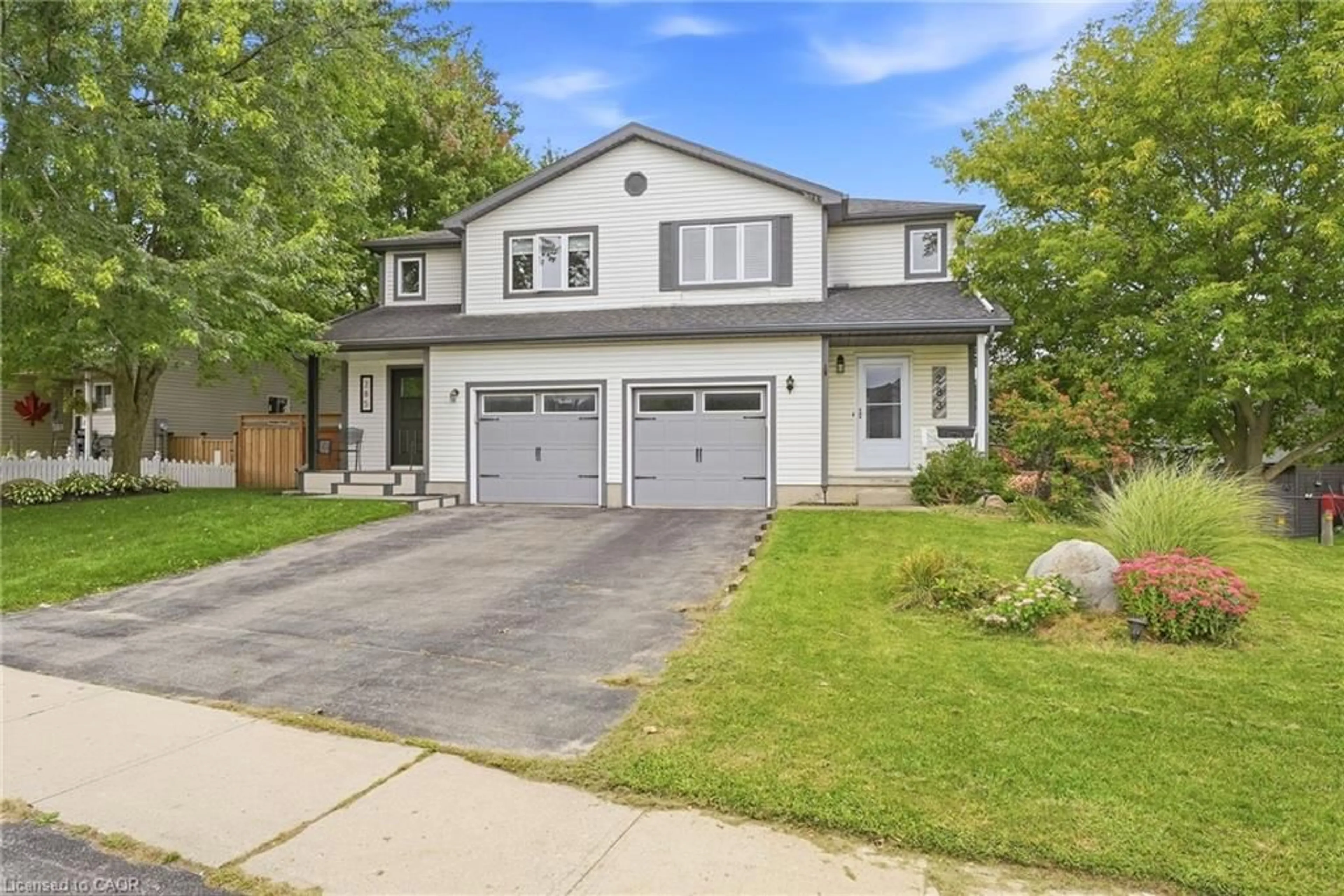 Home with vinyl exterior material, street for 283 Fennel St, Plattsville Ontario N0J 1S0