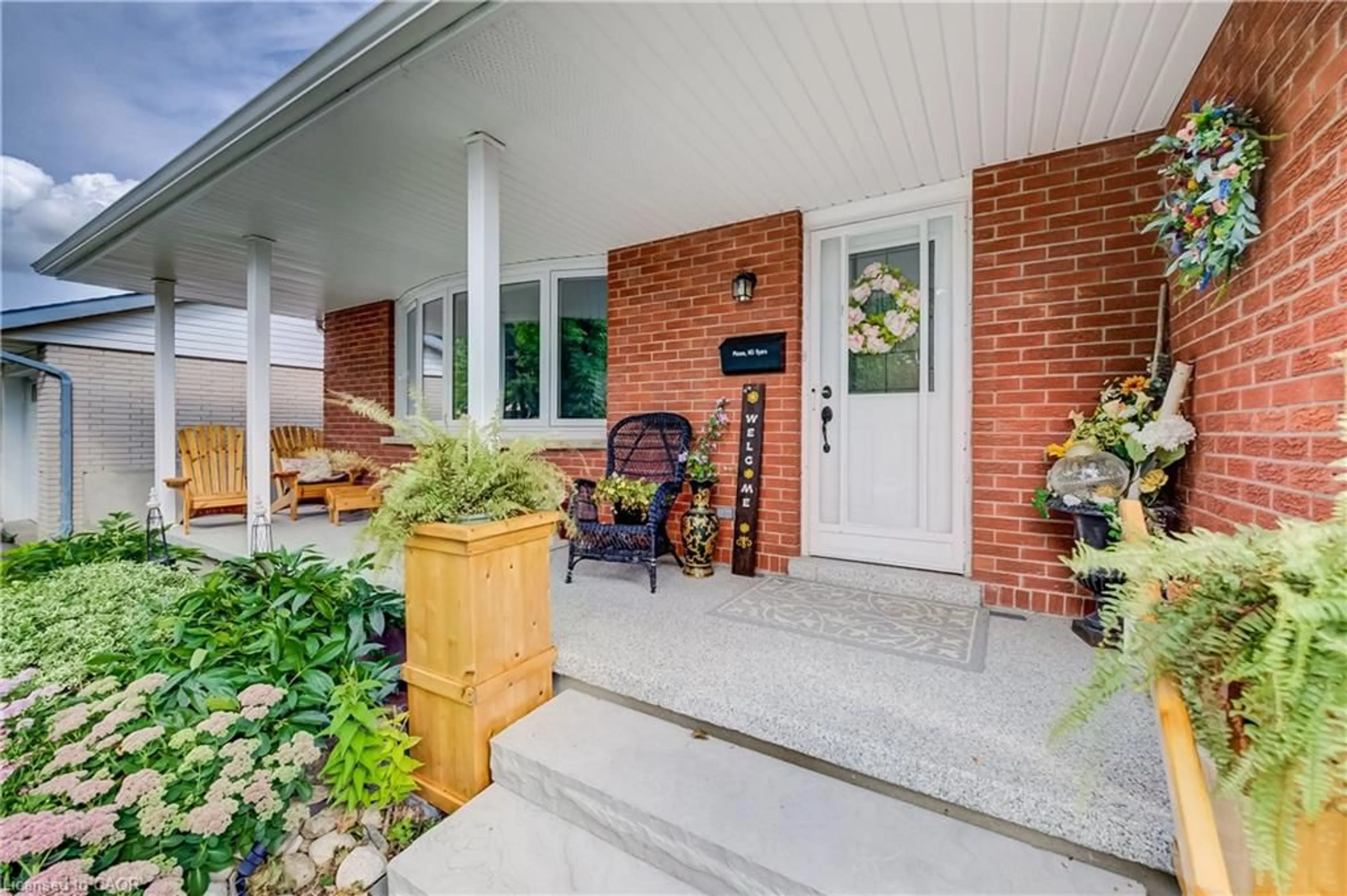 Home with brick exterior material, street for 422 Grangewood Dr, Waterloo Ontario N2K 2E6