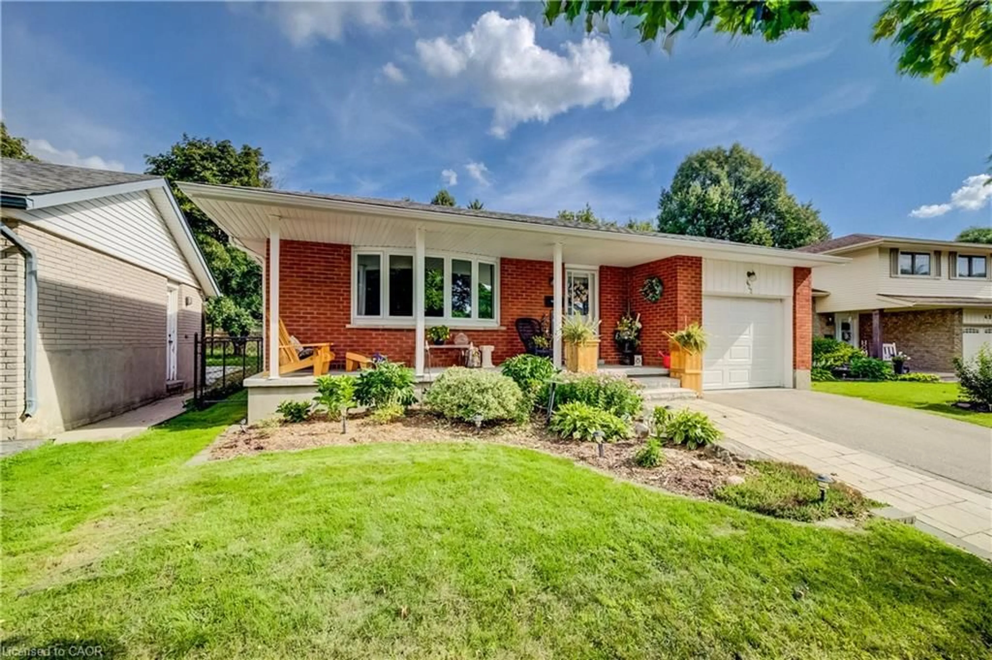 Home with brick exterior material, street for 422 Grangewood Dr, Waterloo Ontario N2K 2E6