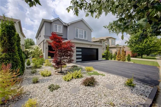 553 Waterton Dr, Waterloo 2