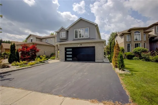553 Waterton Dr, Waterloo 3