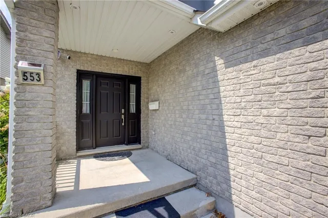 553 Waterton Dr, Waterloo 5