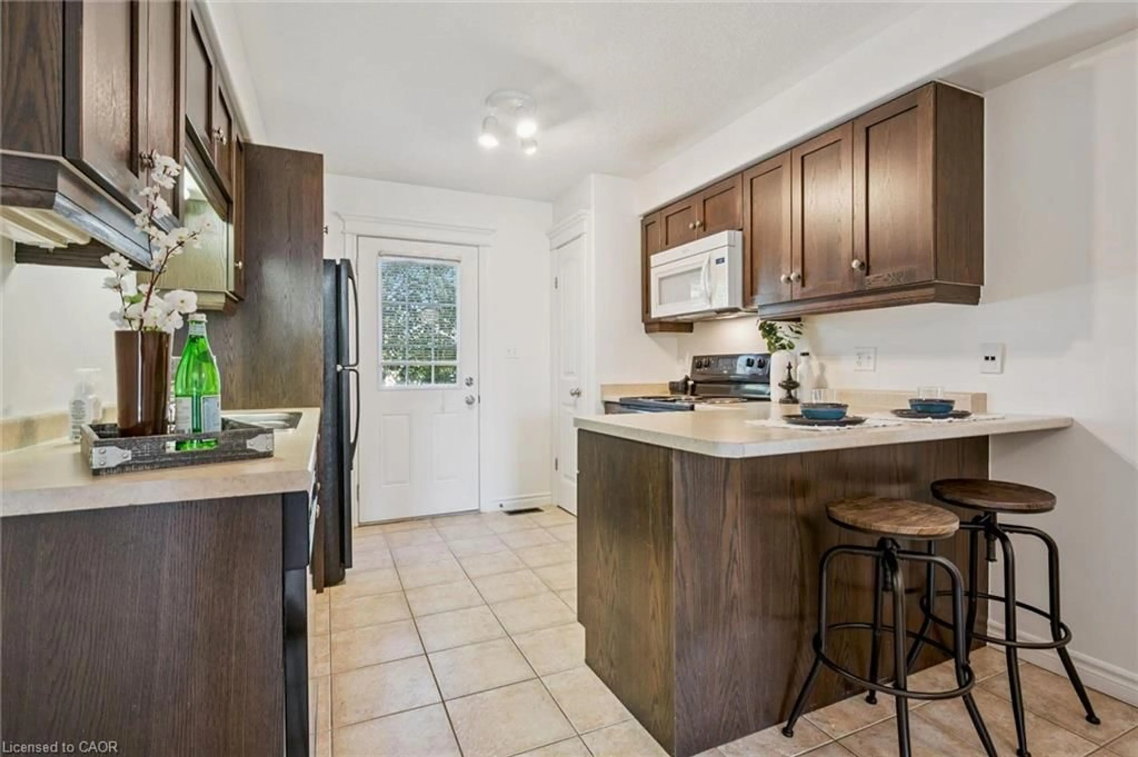Standard kitchen, ceramic/tile floor for 185 Carters Lane, Rockwood Ontario N0B 2K0