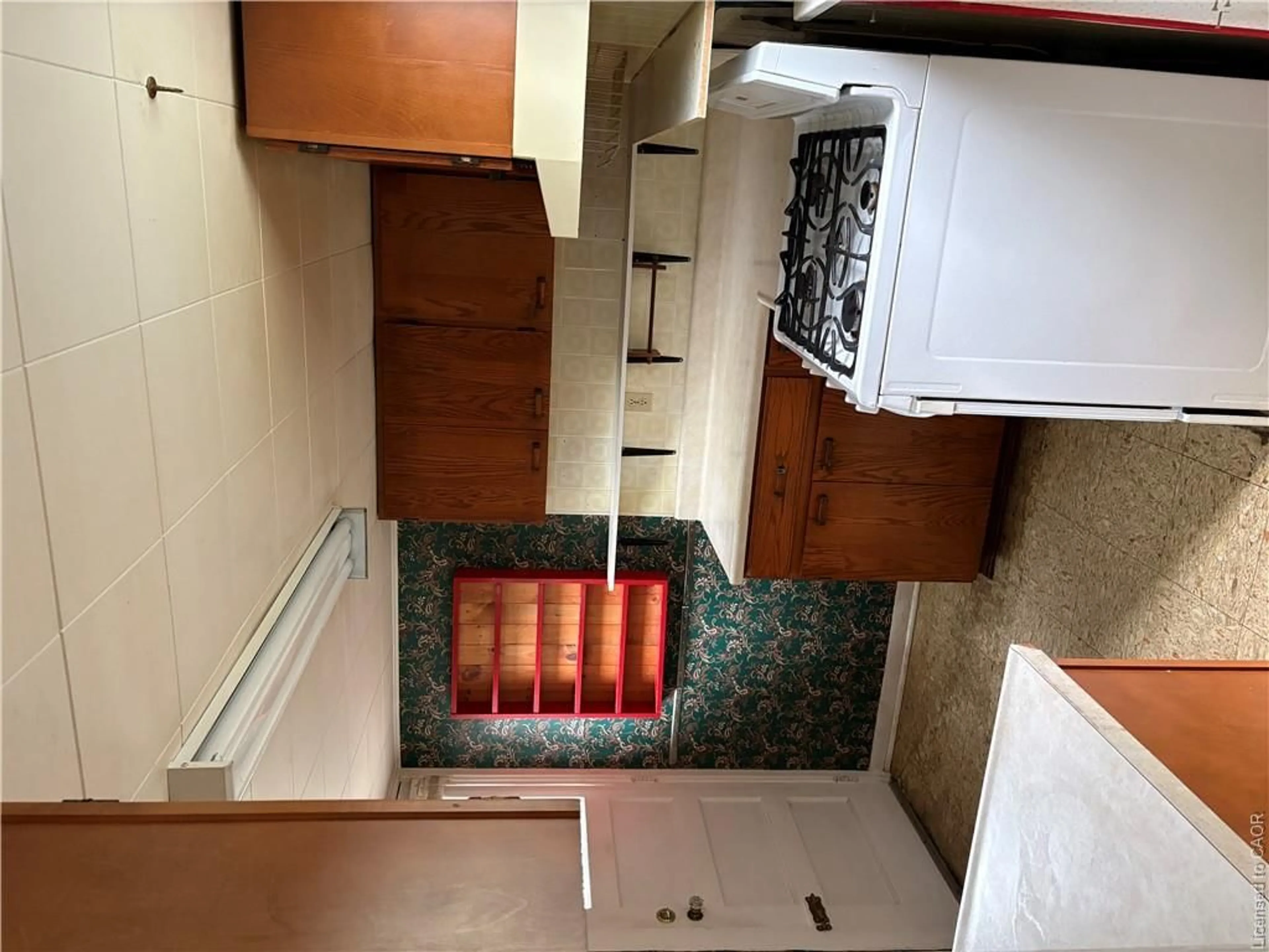 Standard kitchen, unknown for 206 Kenilworth Ave, Hamilton Ontario L8K 2T4