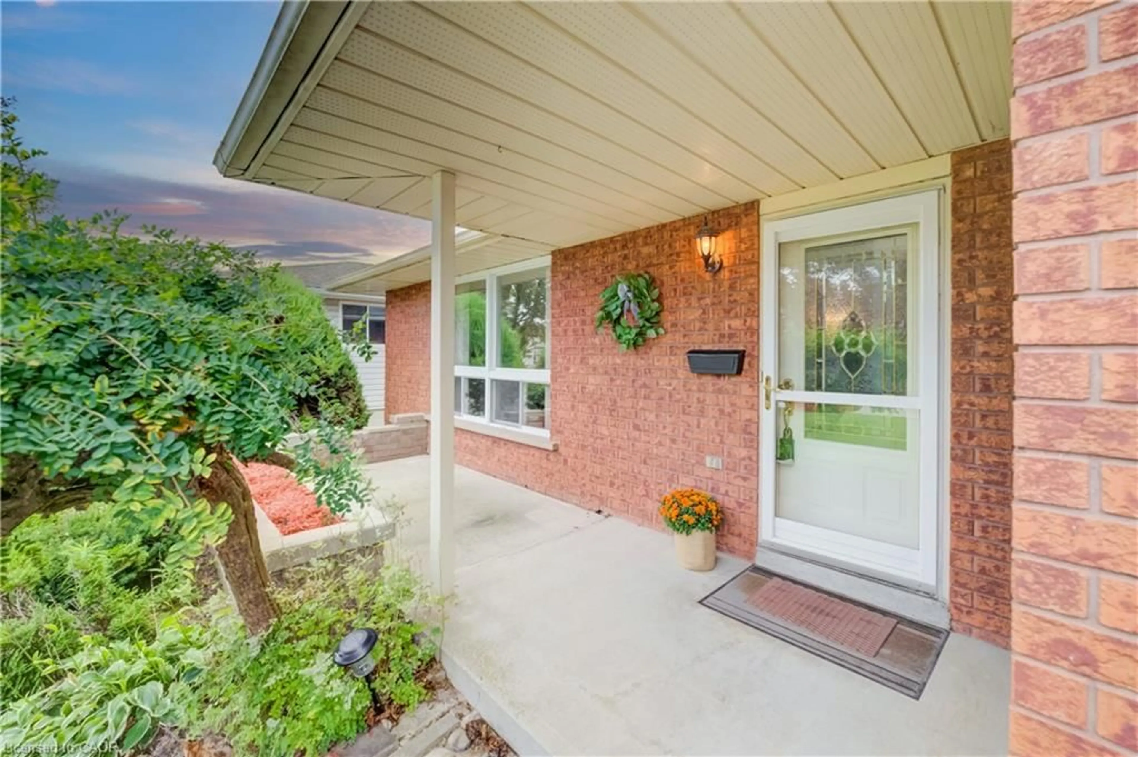Unknown for 362 Birmingham St, Mount Forest Ontario N0G 2L2