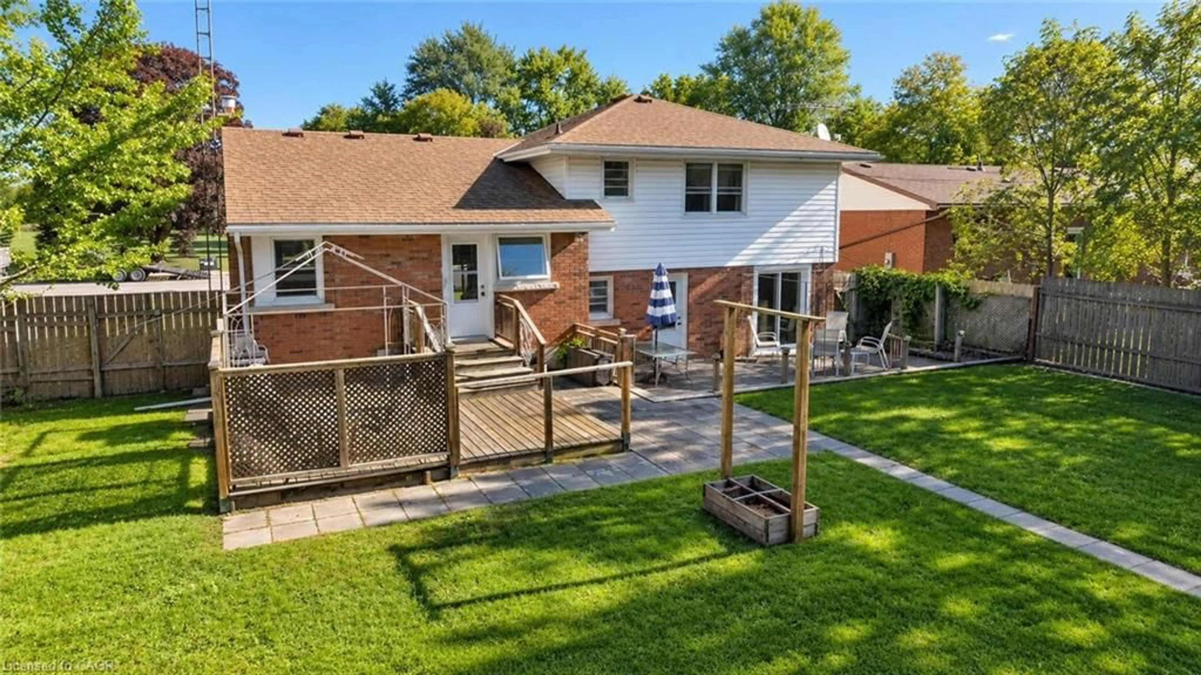 Home with brick exterior material, street for 216 Fairview Ave, Dunnville Ontario N1A 1M3