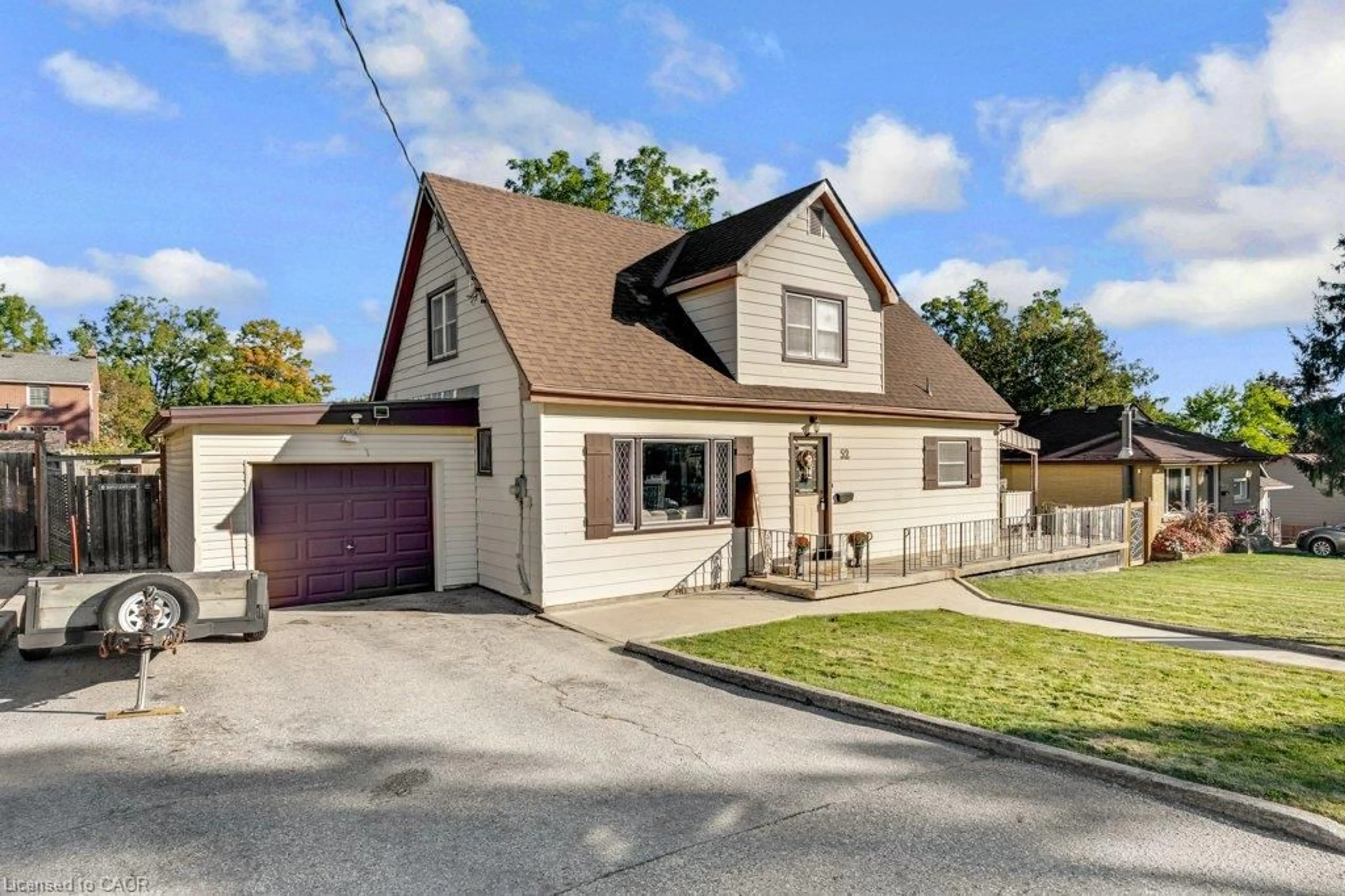 Unknown for 52 Third Ave, Cambridge Ontario N1S 2C6