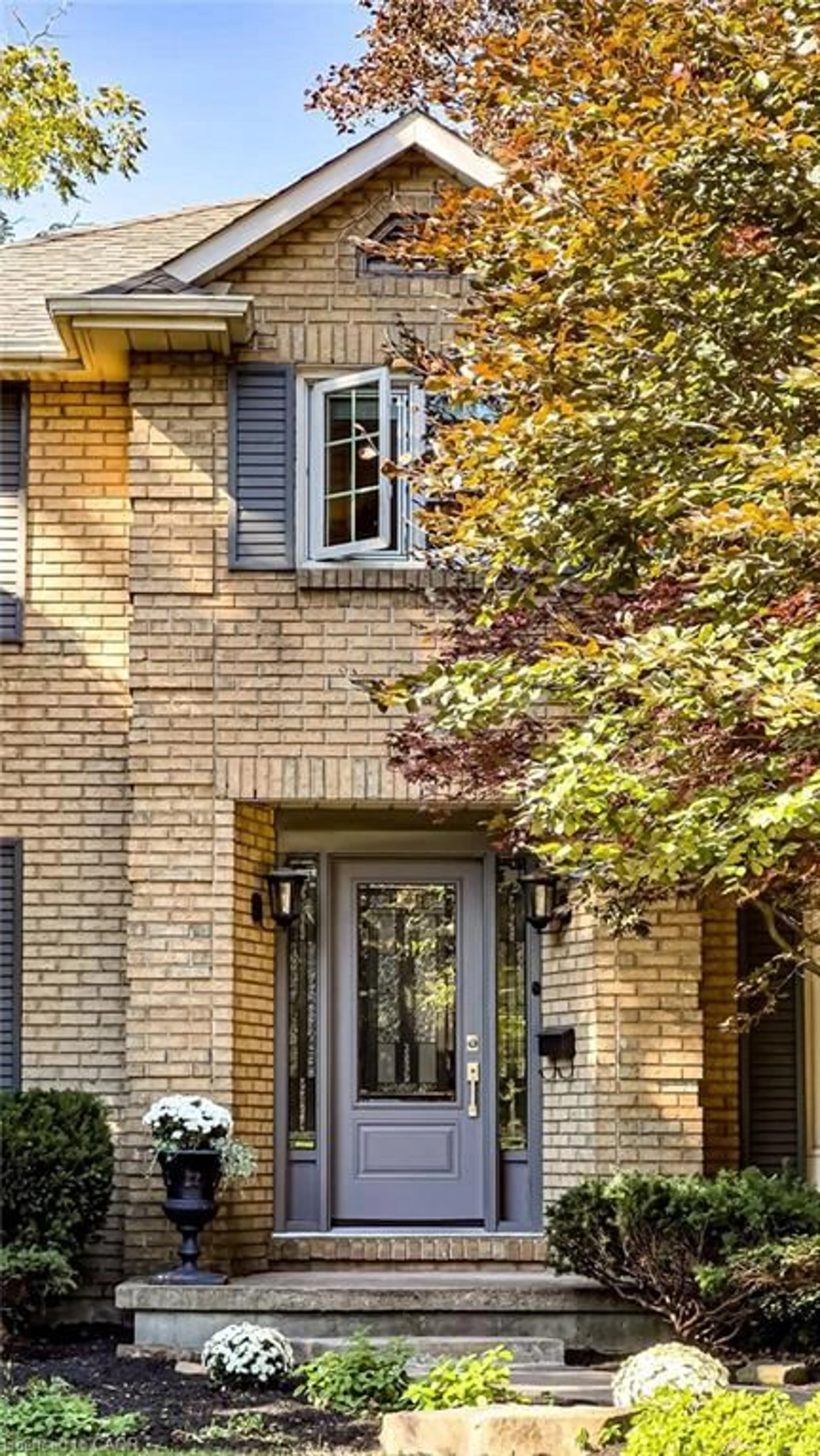 Home with brick exterior material, street for 6 Cottonwood Crt, Ancaster Ontario L9G 3W1