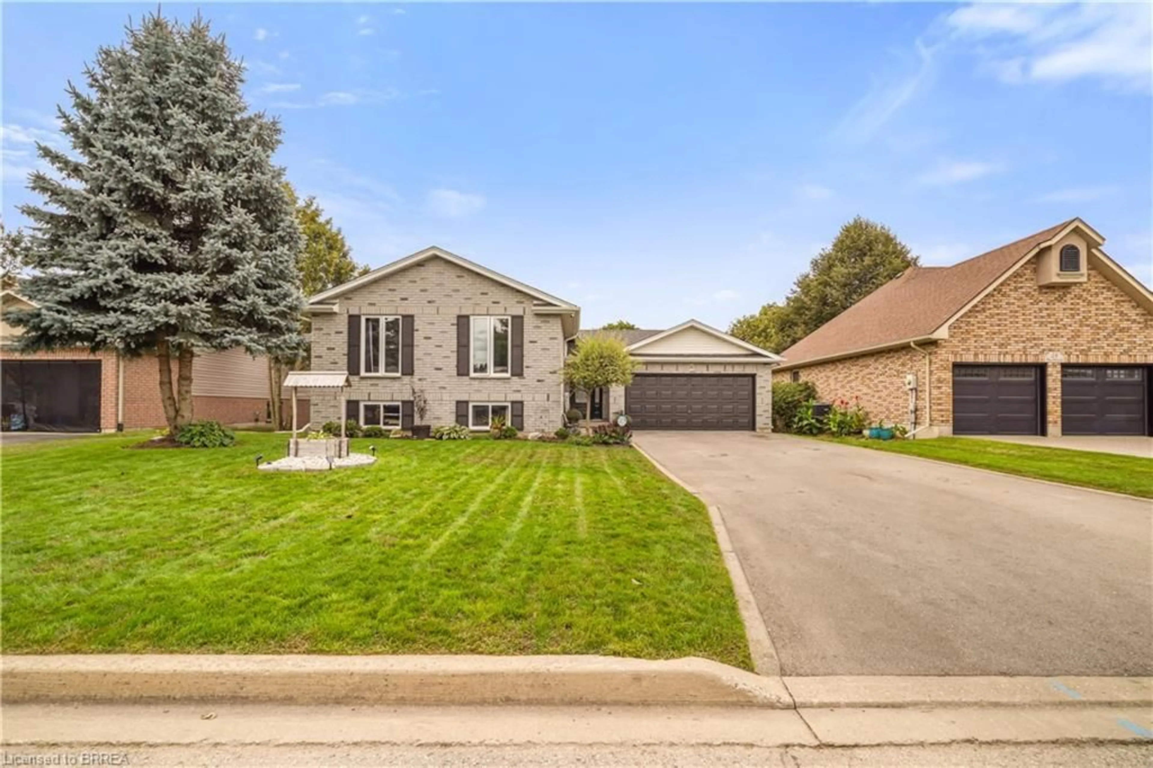 Home with brick exterior material, street for 26 Macpherson Dr, Paris Ontario N3L 4C6