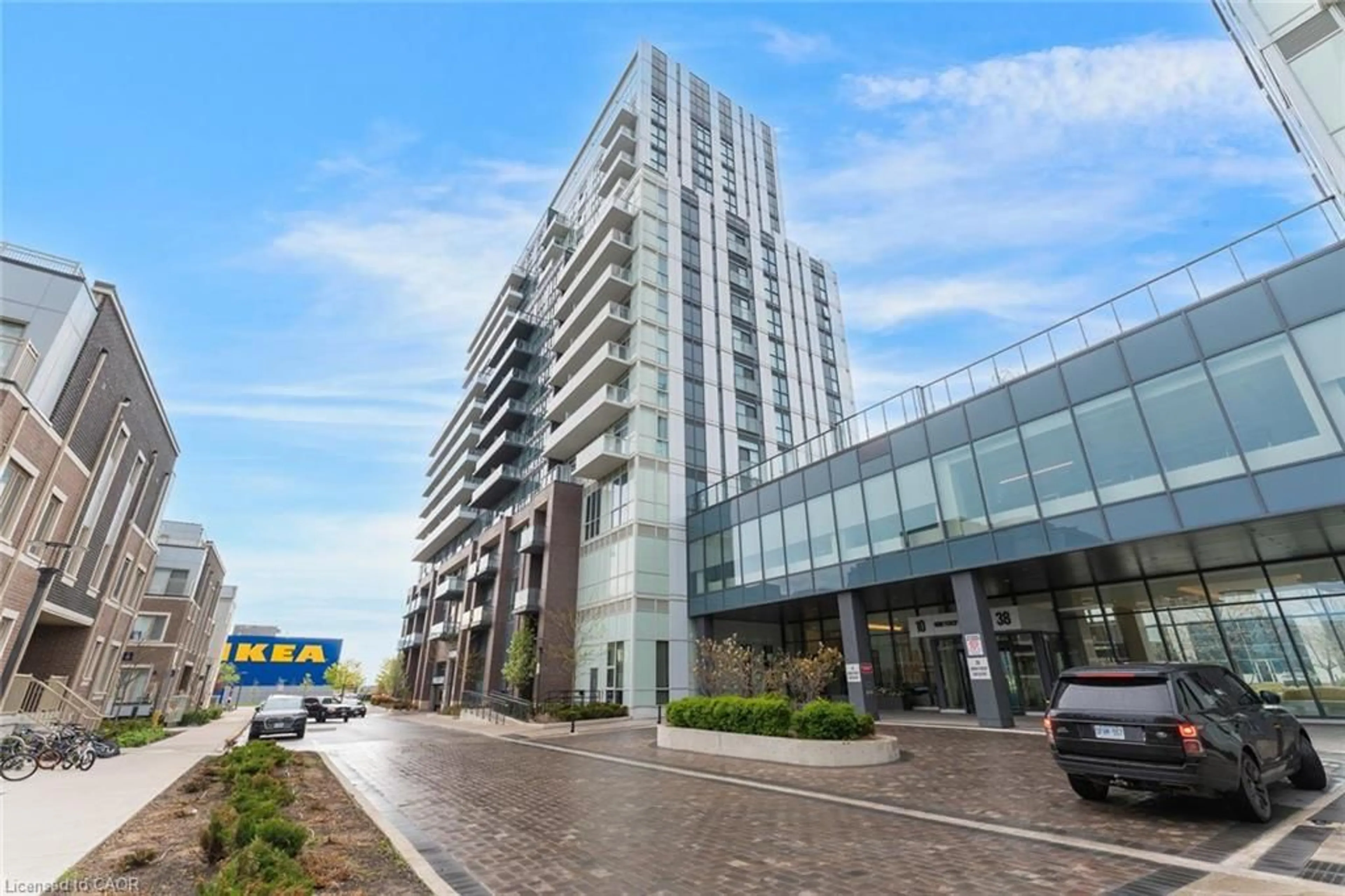 Indoor foyer for 10 Honeycrisp Cres #1120, Vaughan Ontario L4K 0M7