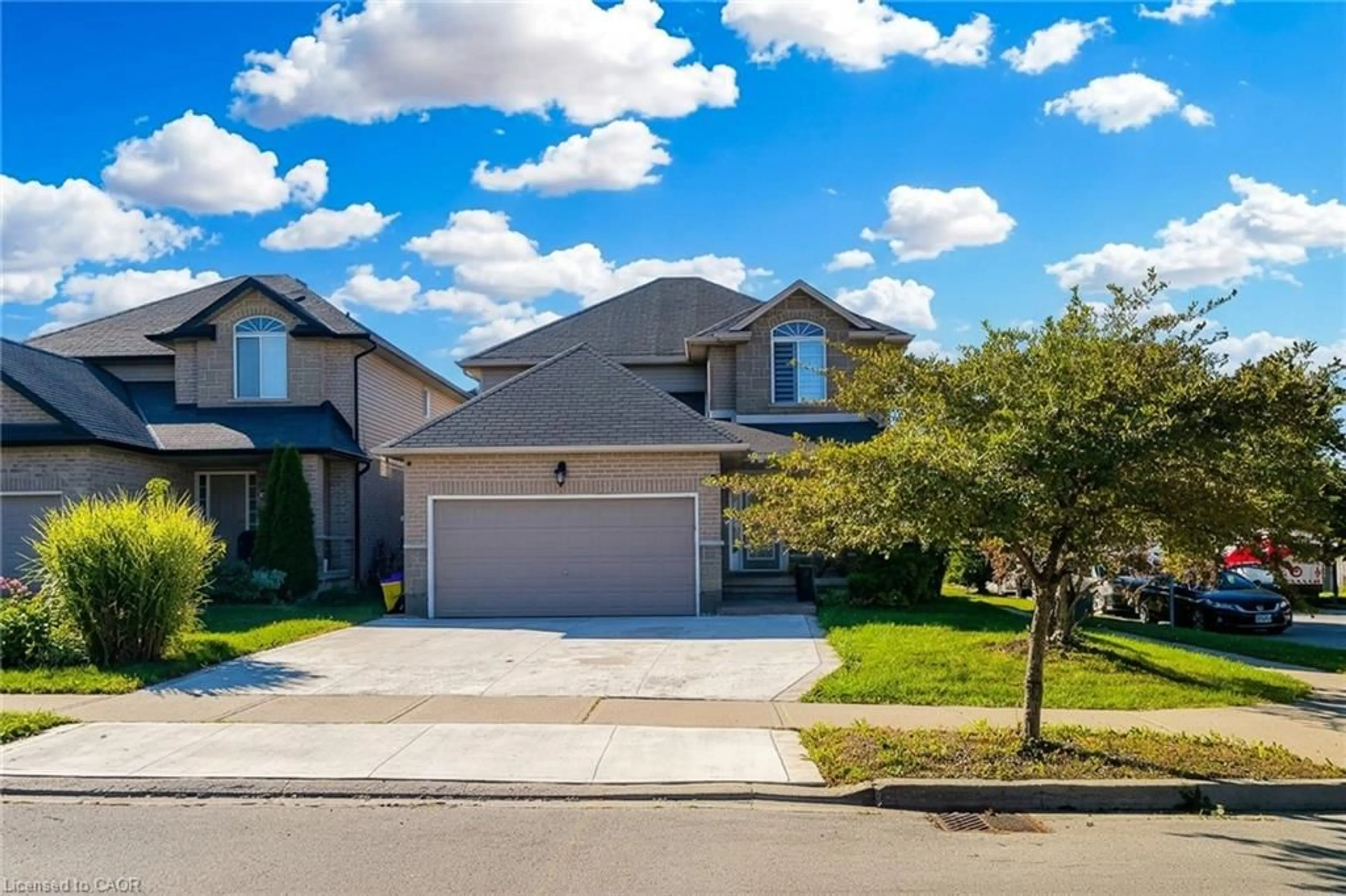 A pic from outside/outdoor area/front of a property/back of a property/a pic from drone, street for 126 Davinci Blvd, Hamilton Ontario L9B 0C3