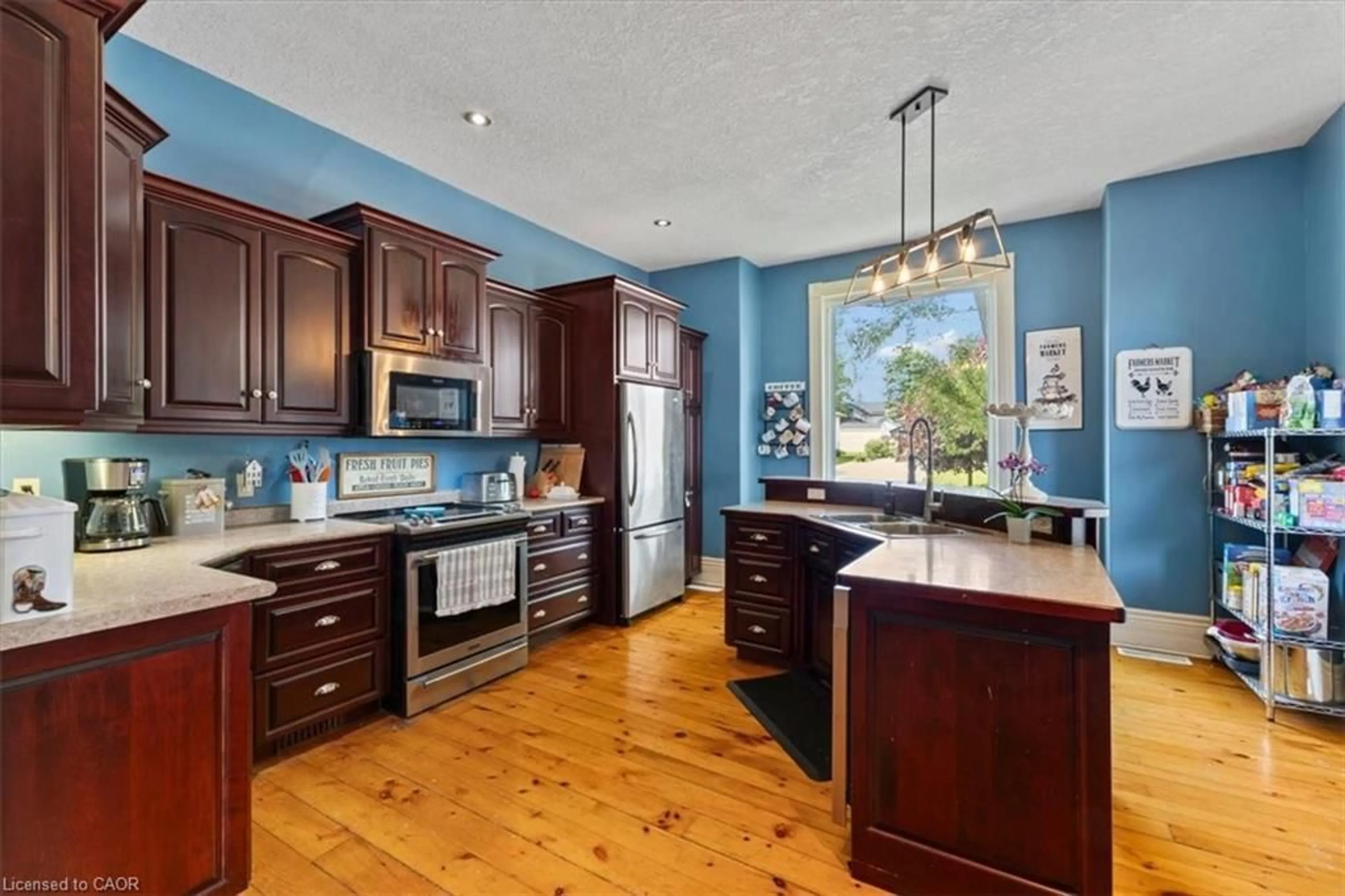 Open concept kitchen, unknown for 95 John St, Harriston Ontario N0G 1Z0
