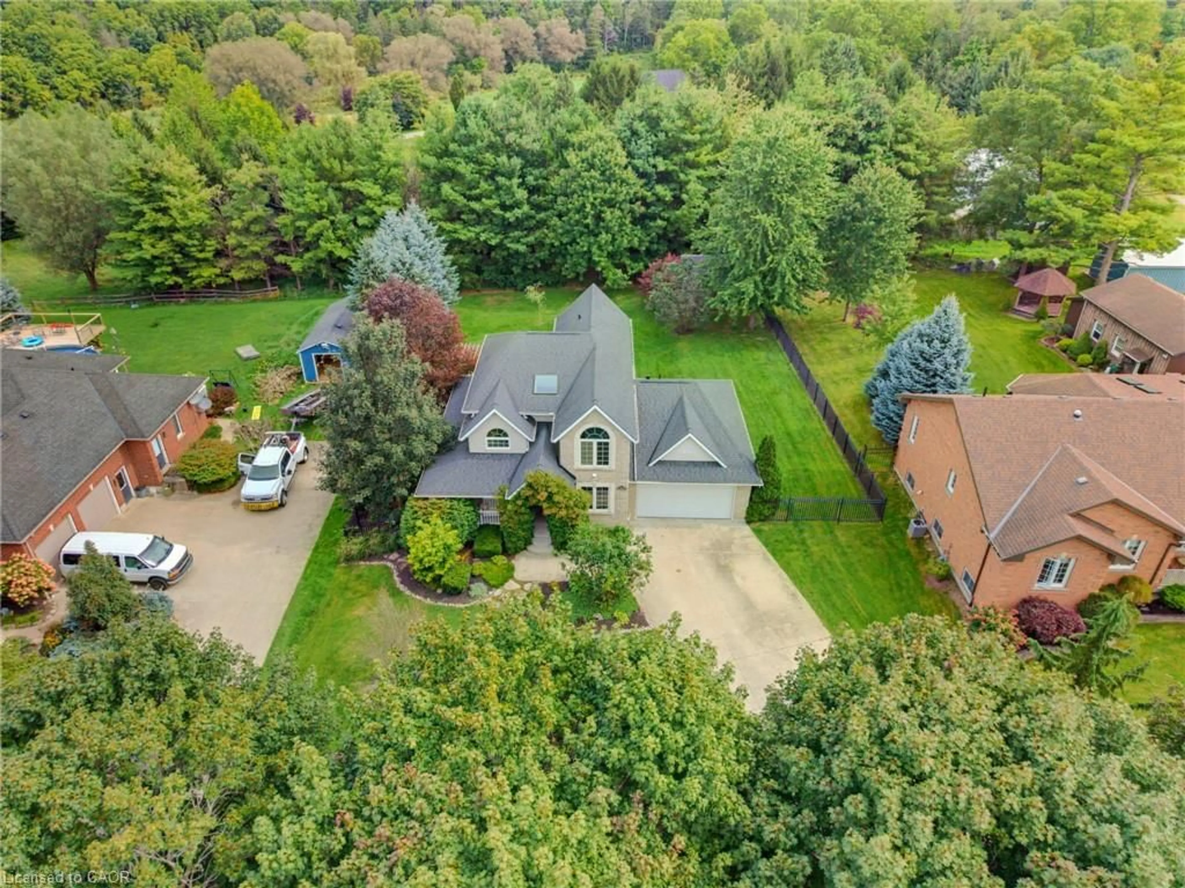 A pic from outside/outdoor area/front of a property/back of a property/a pic from drone, street for 164 Argyle St, Embro Ontario N0J 1J0