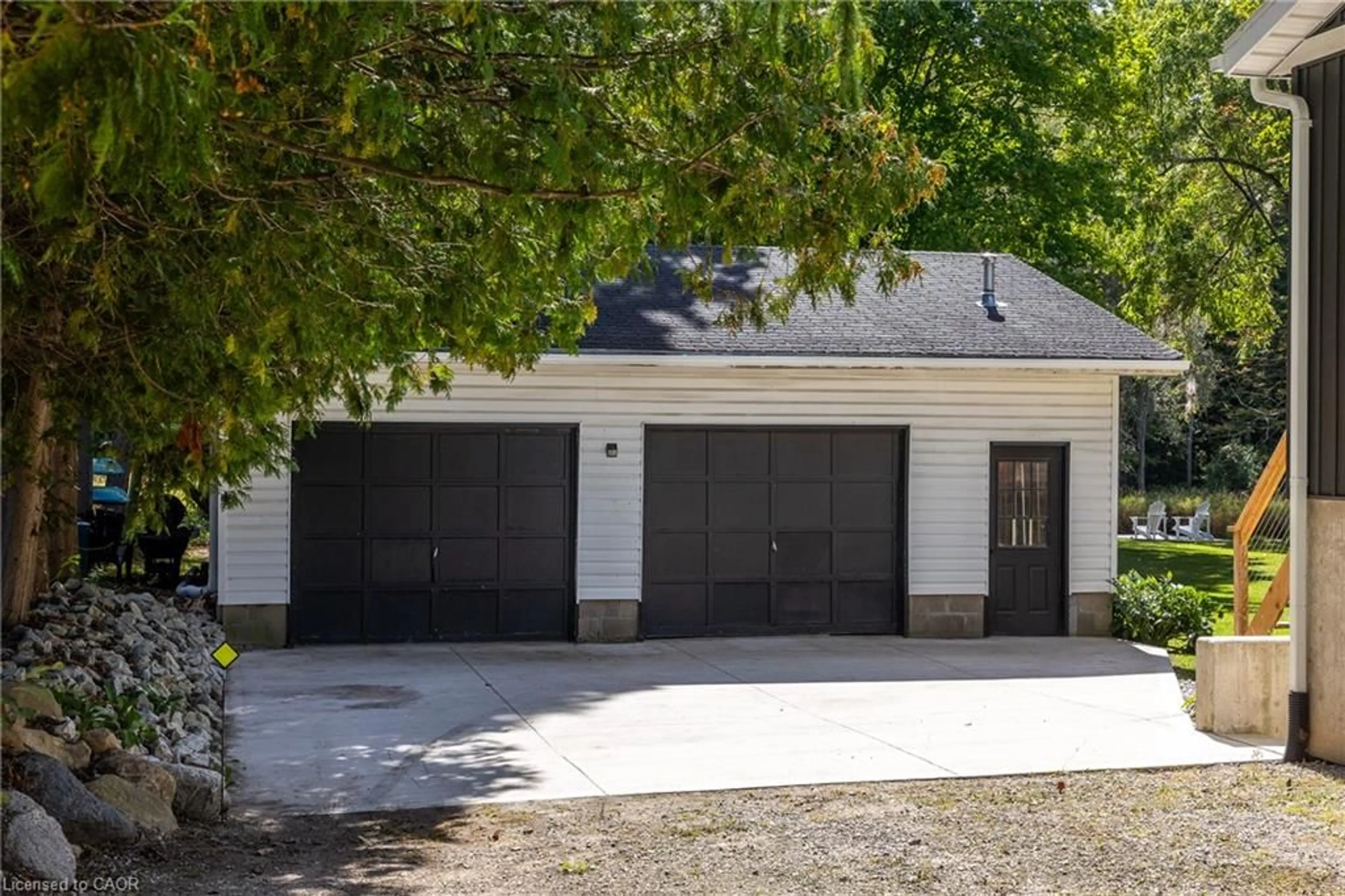 Indoor garage for 9 Crescent St, South Bruce Peninsula Ontario N0H 2T0