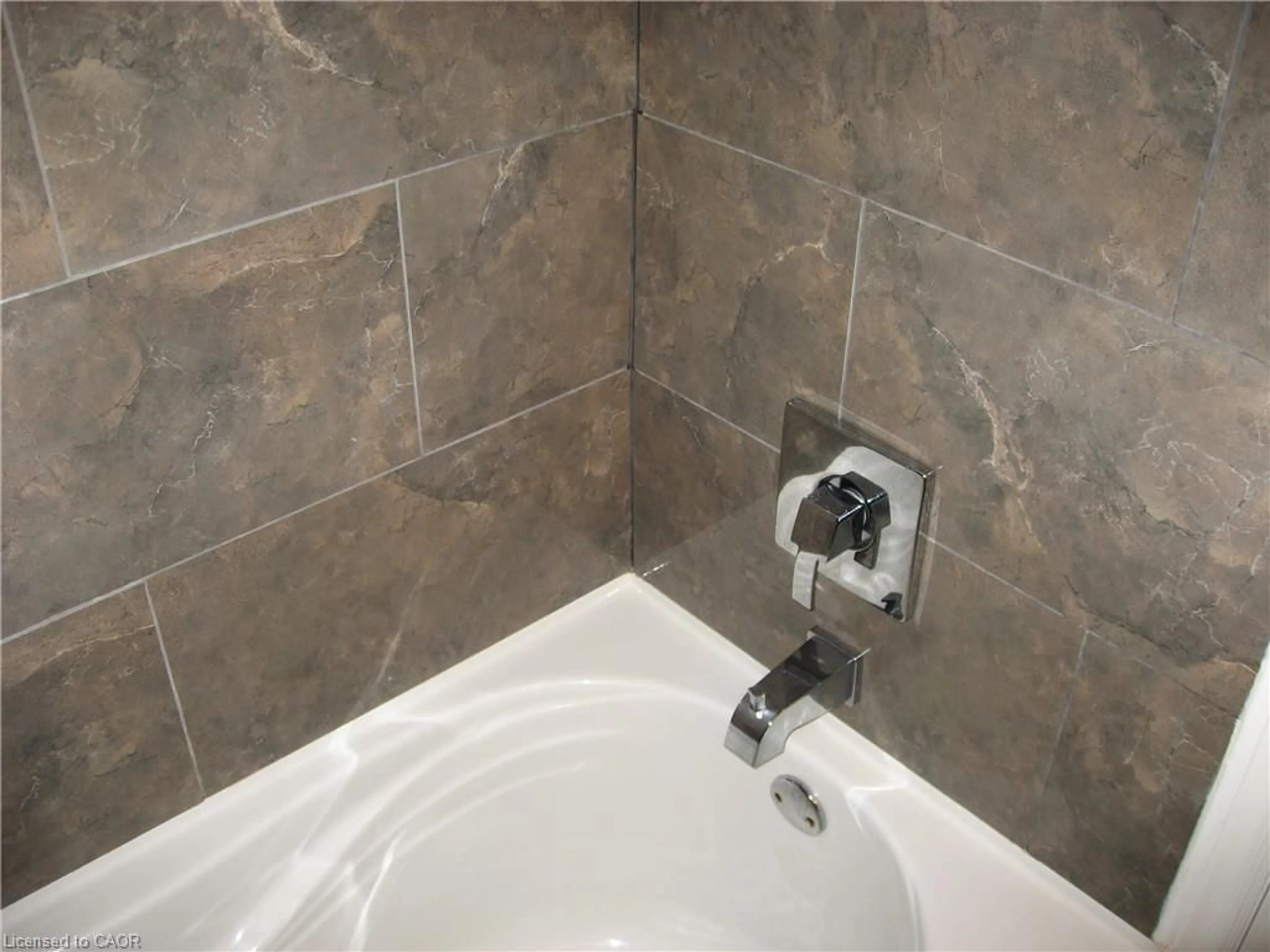 Contemporary bathroom, ceramic/tile floor for 124 Avalon Pl, Kitchener Ontario N2M 4N7