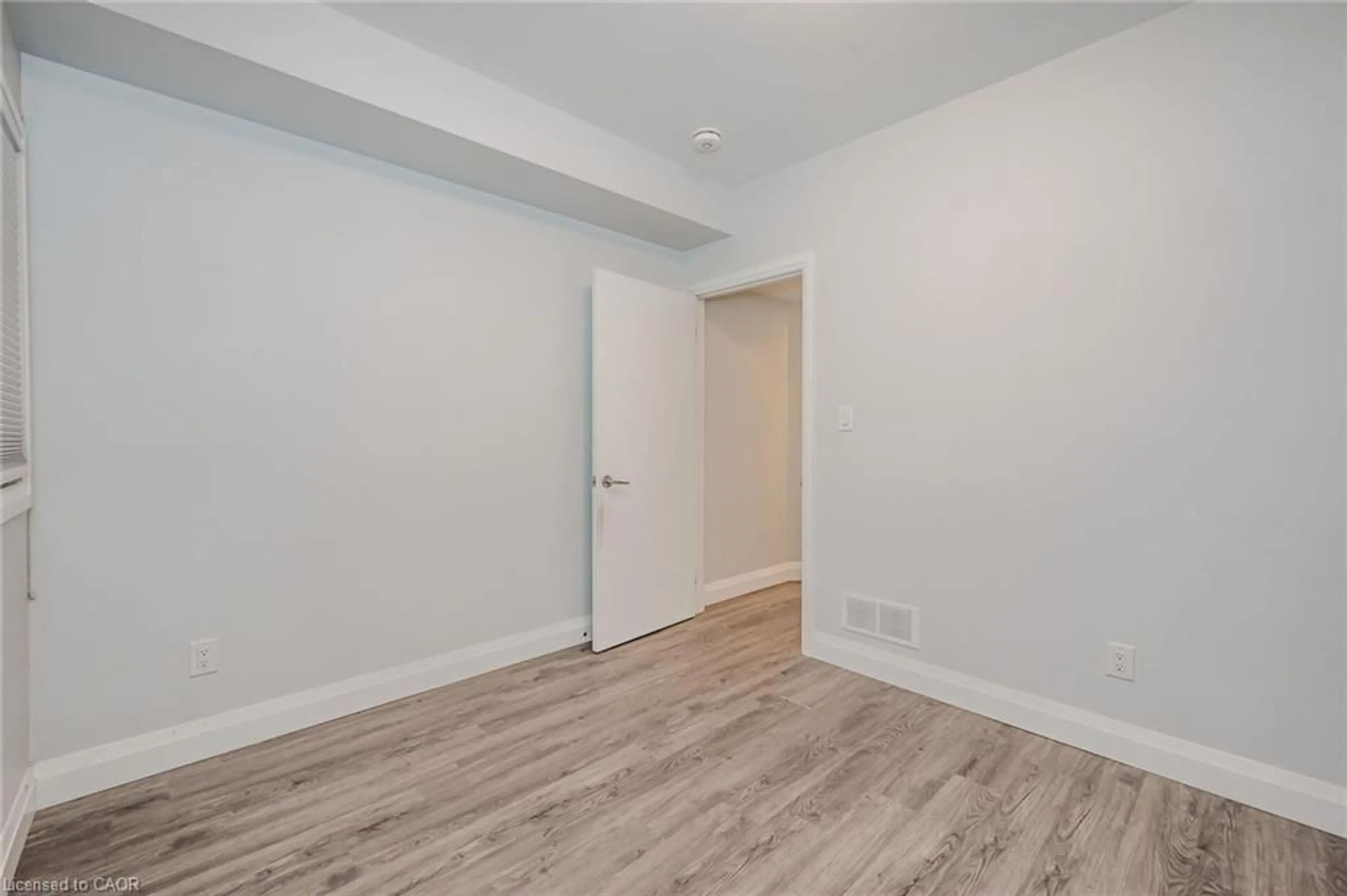 A pic of a room for 74 Cathcart St, Hamilton Ontario L8R 1M5