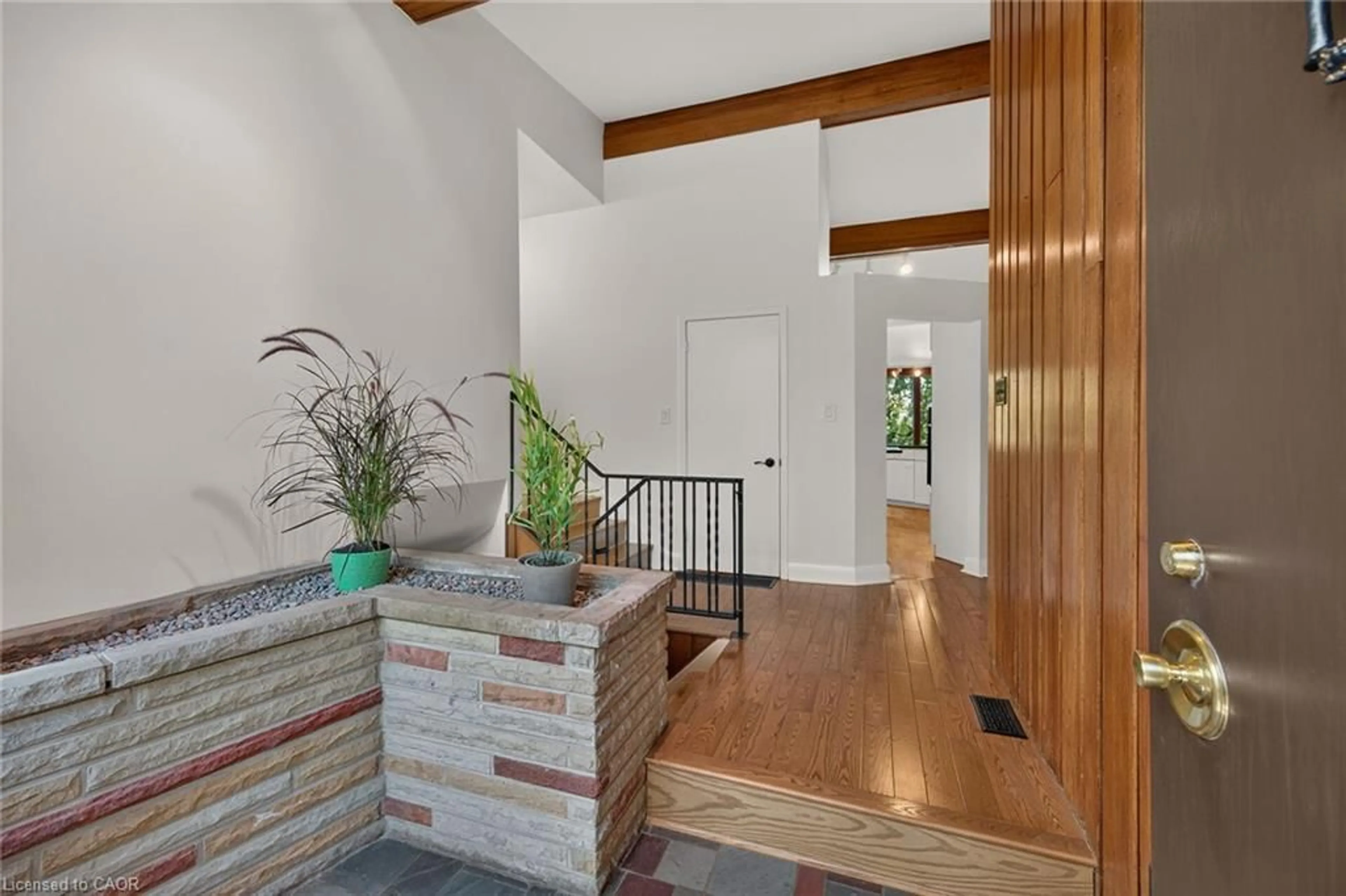 Indoor entryway for 2 Helen St, Dundas Ontario L9H 1N3