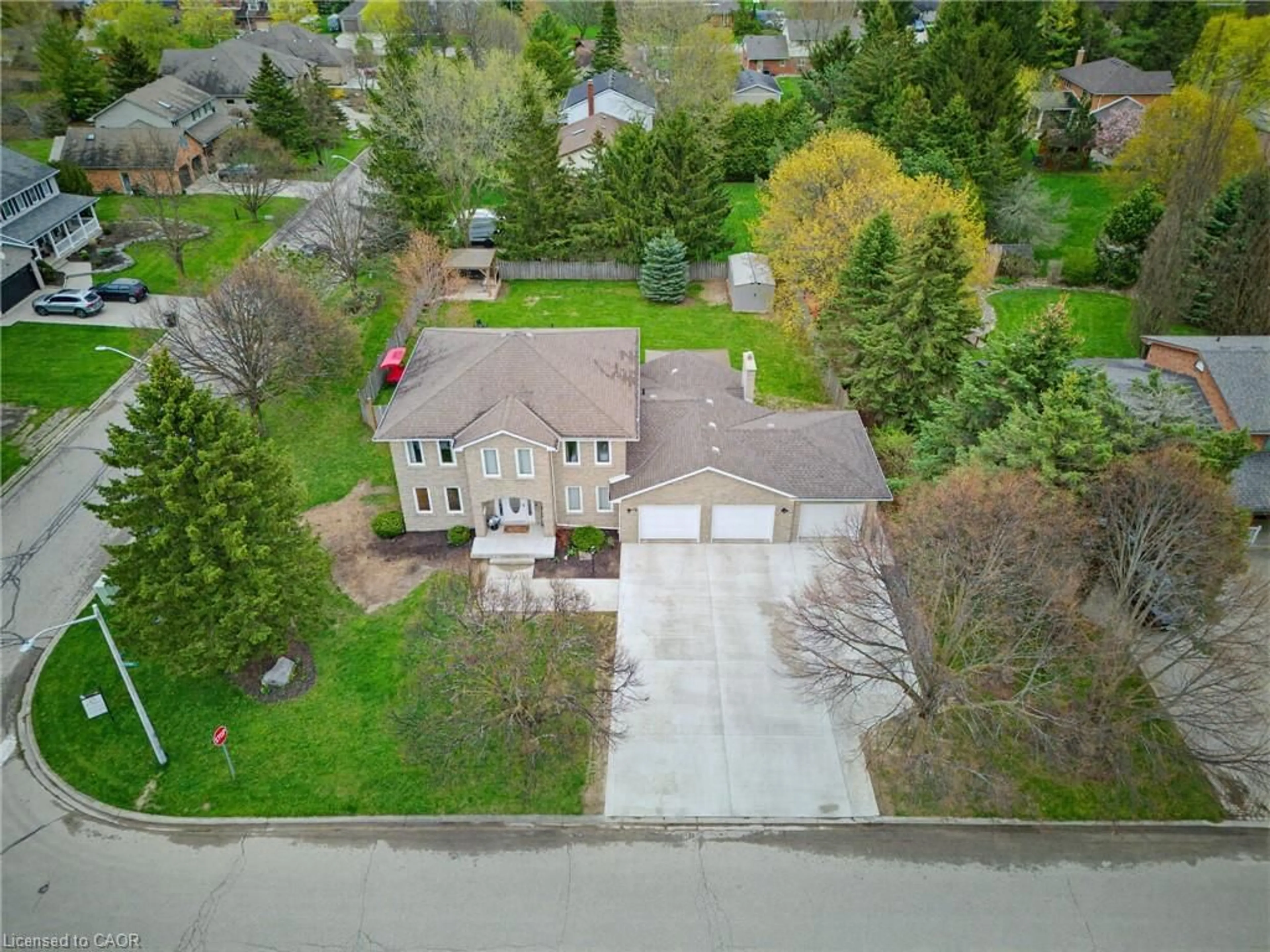 A pic from outside/outdoor area/front of a property/back of a property/a pic from drone, street for 15 Danube Dr, Heidelberg Ontario N0B 2M1