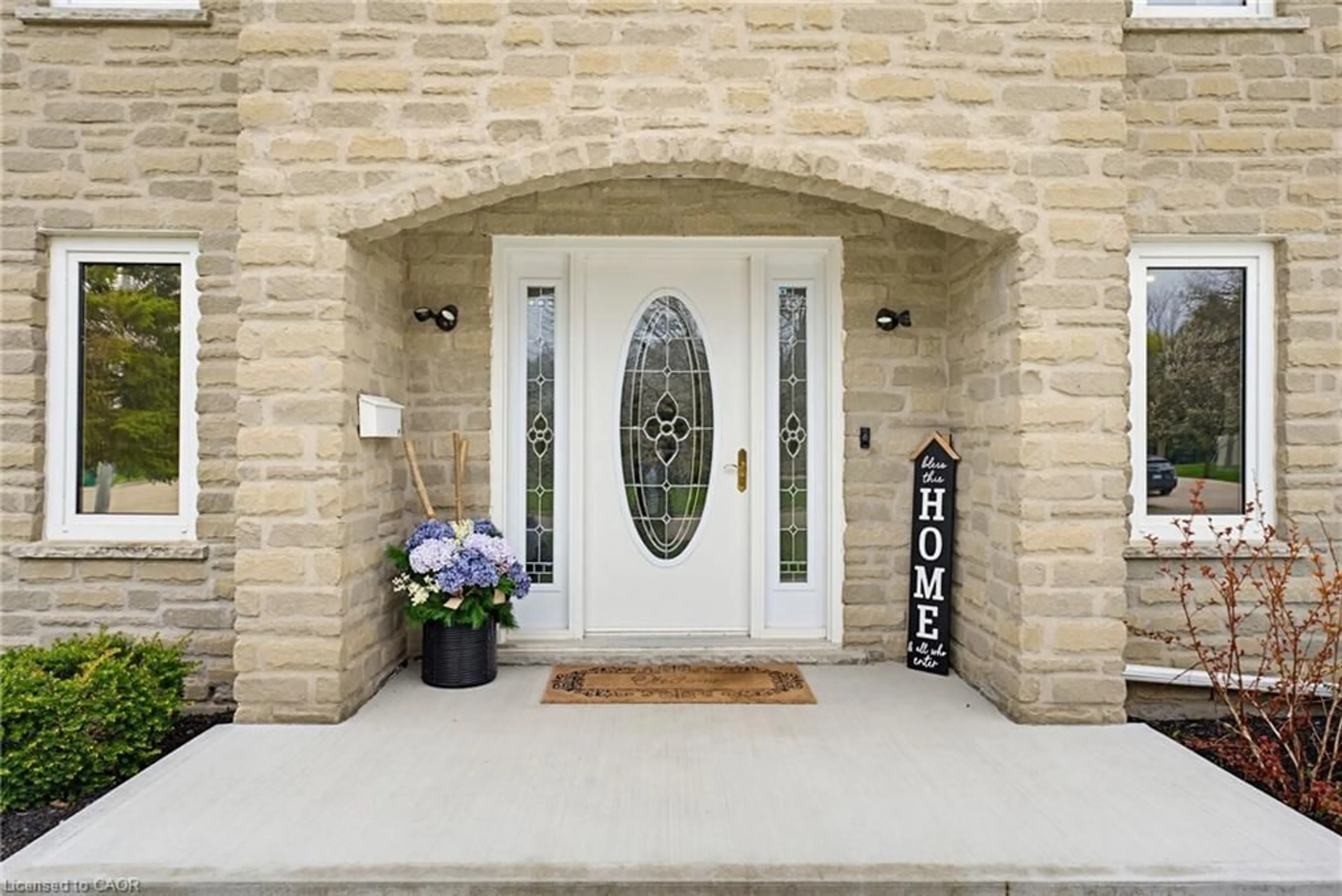 Indoor entryway for 15 Danube Dr, Heidelberg Ontario N0B 2M1