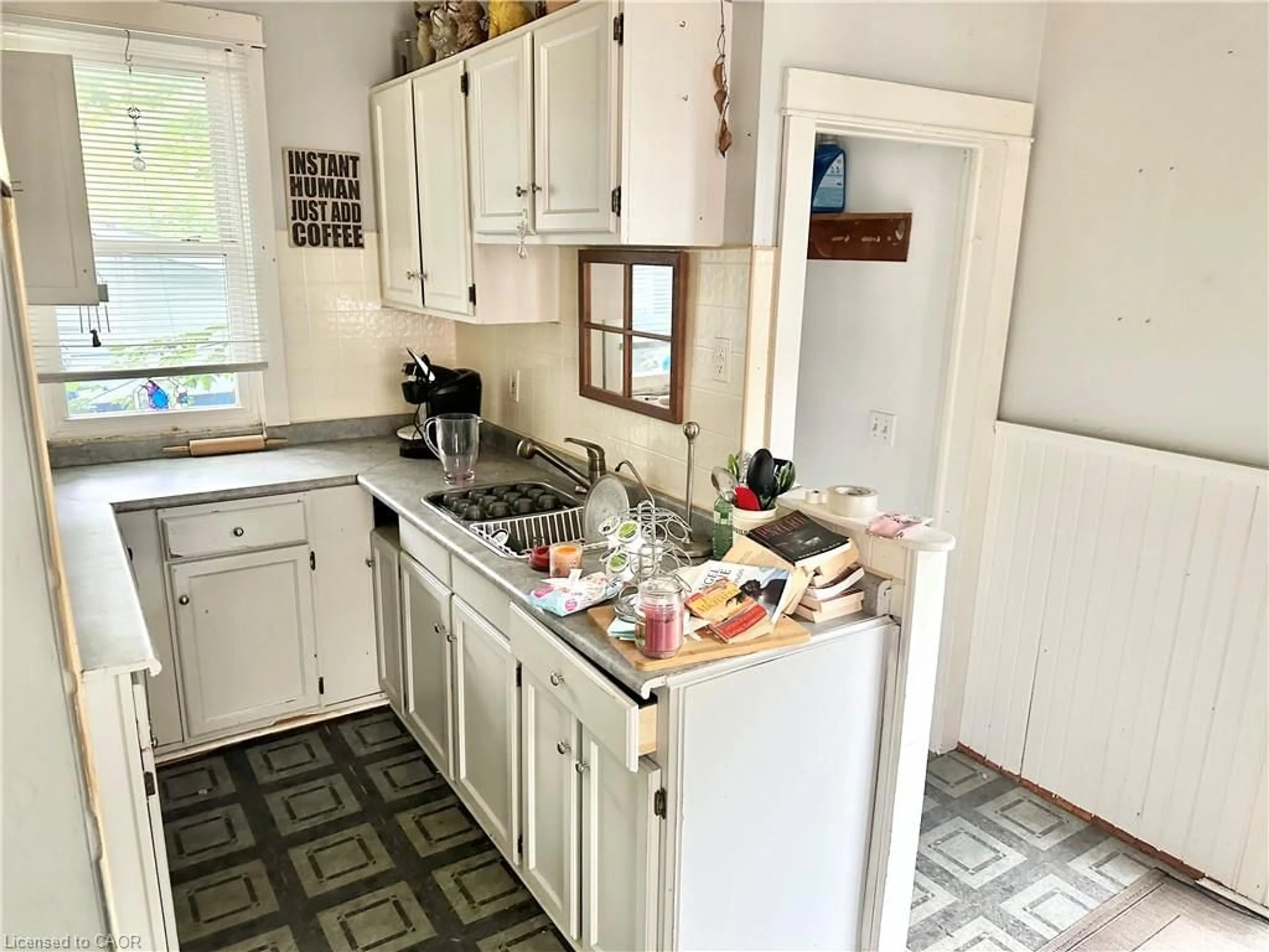 Standard kitchen, unknown for 128 Kent St, Simcoe Ontario N3Y 2Y1
