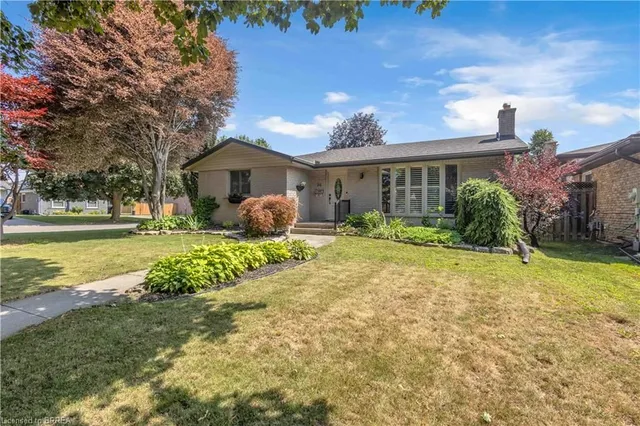 26 Penny Lane, Brantford 2