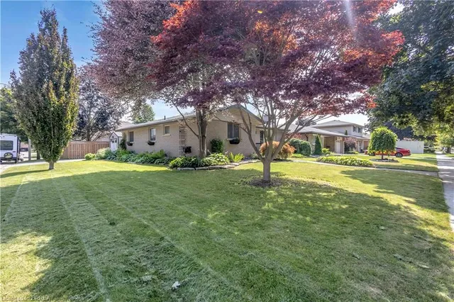 26 Penny Lane, Brantford 4