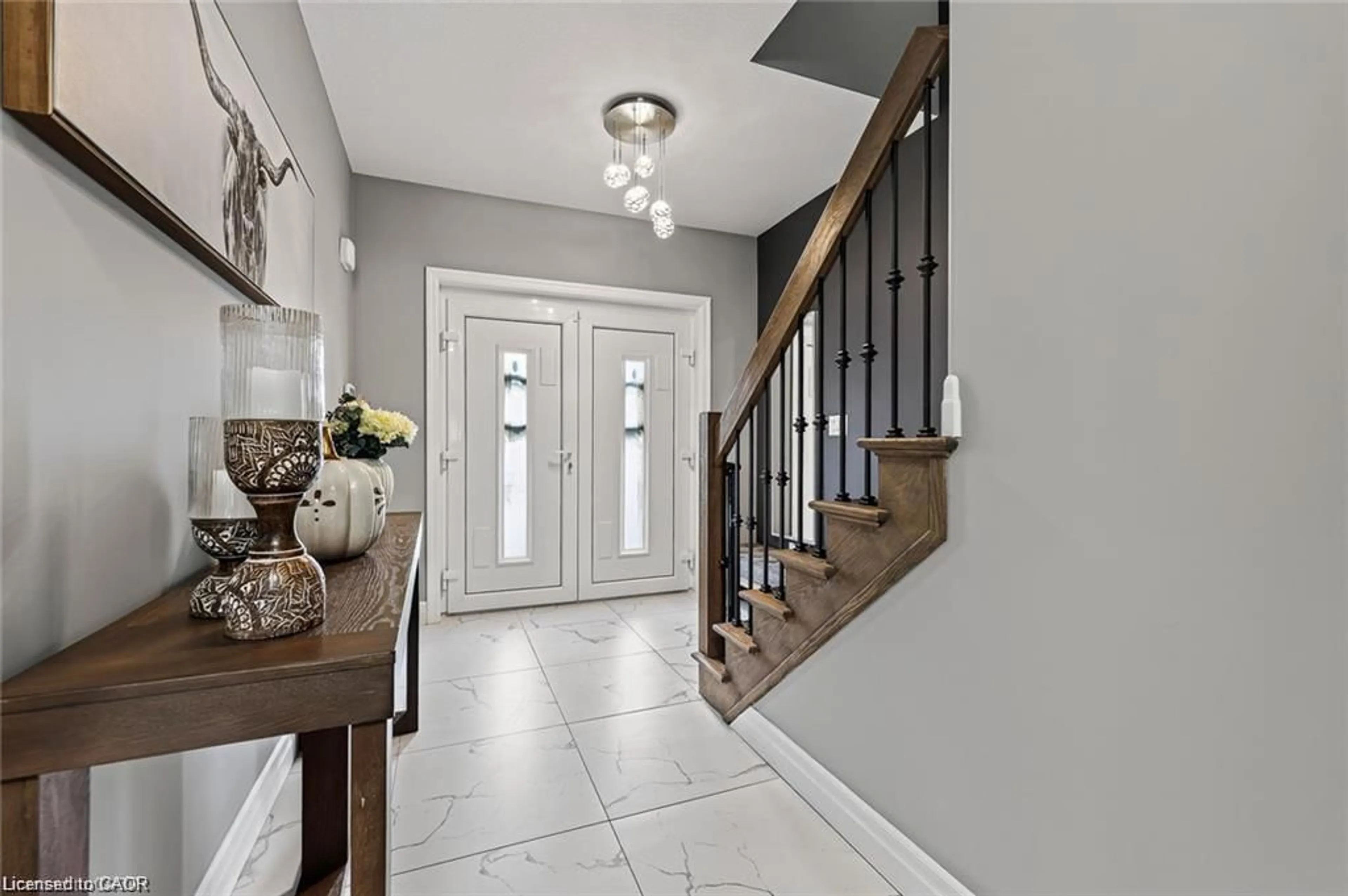Indoor entryway for 9 Gibbons Rd, Paris Ontario N3L 0E9