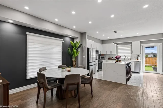 9 Gibbons Rd, Paris 5